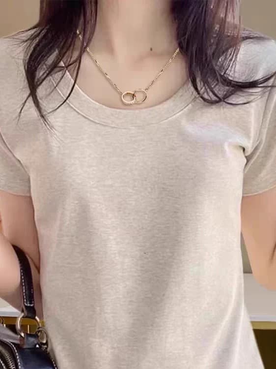 오트밀 색상 u 칼라 반팔 티셔츠 여성 2026 여름 새로운 몸매 가꾸기 슬림해 보이는 다용도 맨위 미니멀리즘 디자인 센스 작은 셔츠 이미지 3