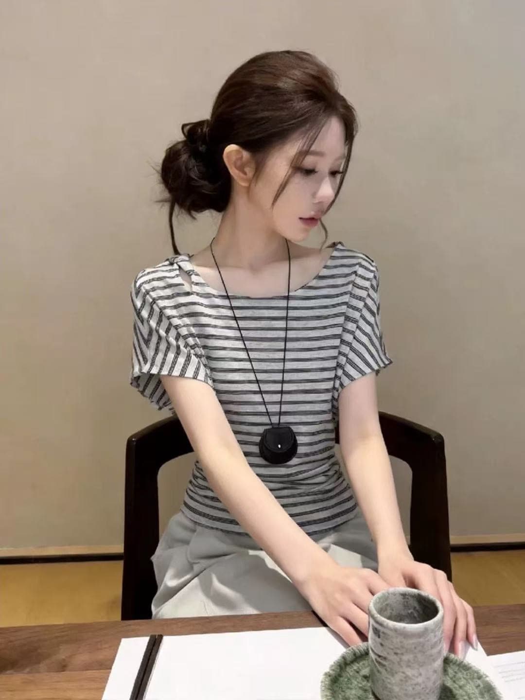 디자인 센스 작은 대중 반팔 티셔츠 여성 여름 새로운 패션 품격 슬림해 보이는 다용도 고유 한 그레이트 봐 의류 상세 이미지 3