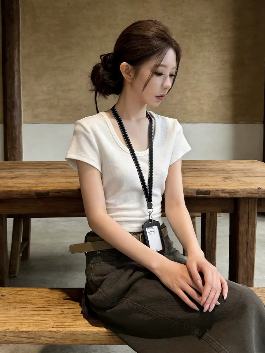 출퇴근 기초 섹션 u 칼라 반팔 티셔츠 여성 2026 년 여름 새로운 일상 다용도 품격 작은 셔츠 익스트림 제인 맨위