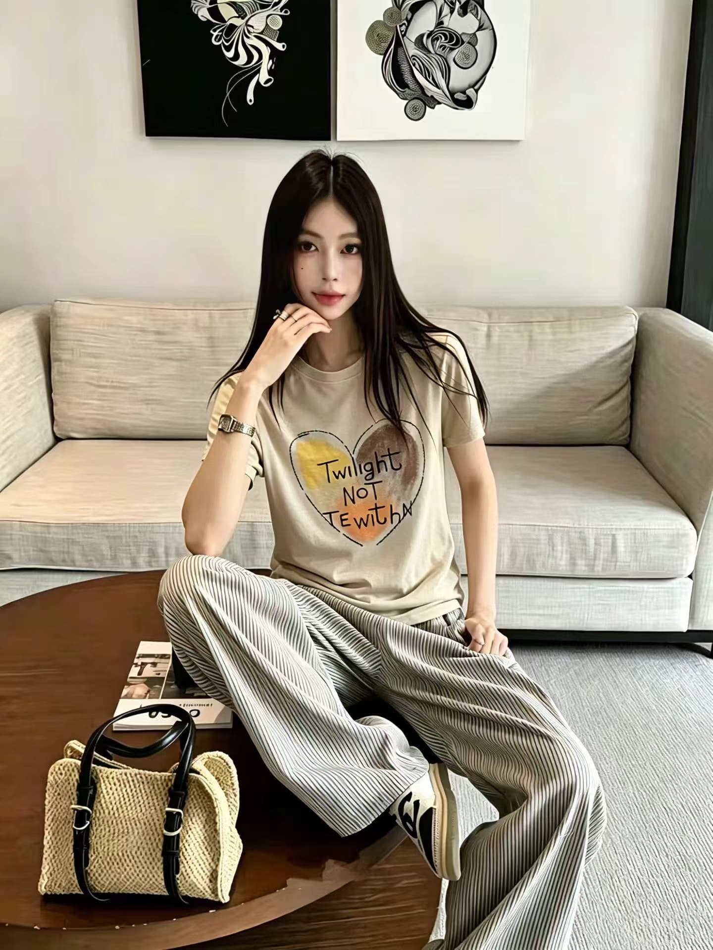 한 부서 문자 프린트 여름 여성 의류 2026 새로운 몸매 가꾸기 패션 외국 가스 디자인 센스 라운드 넥 작은 대중 맨위 여성 상세 이미지 5