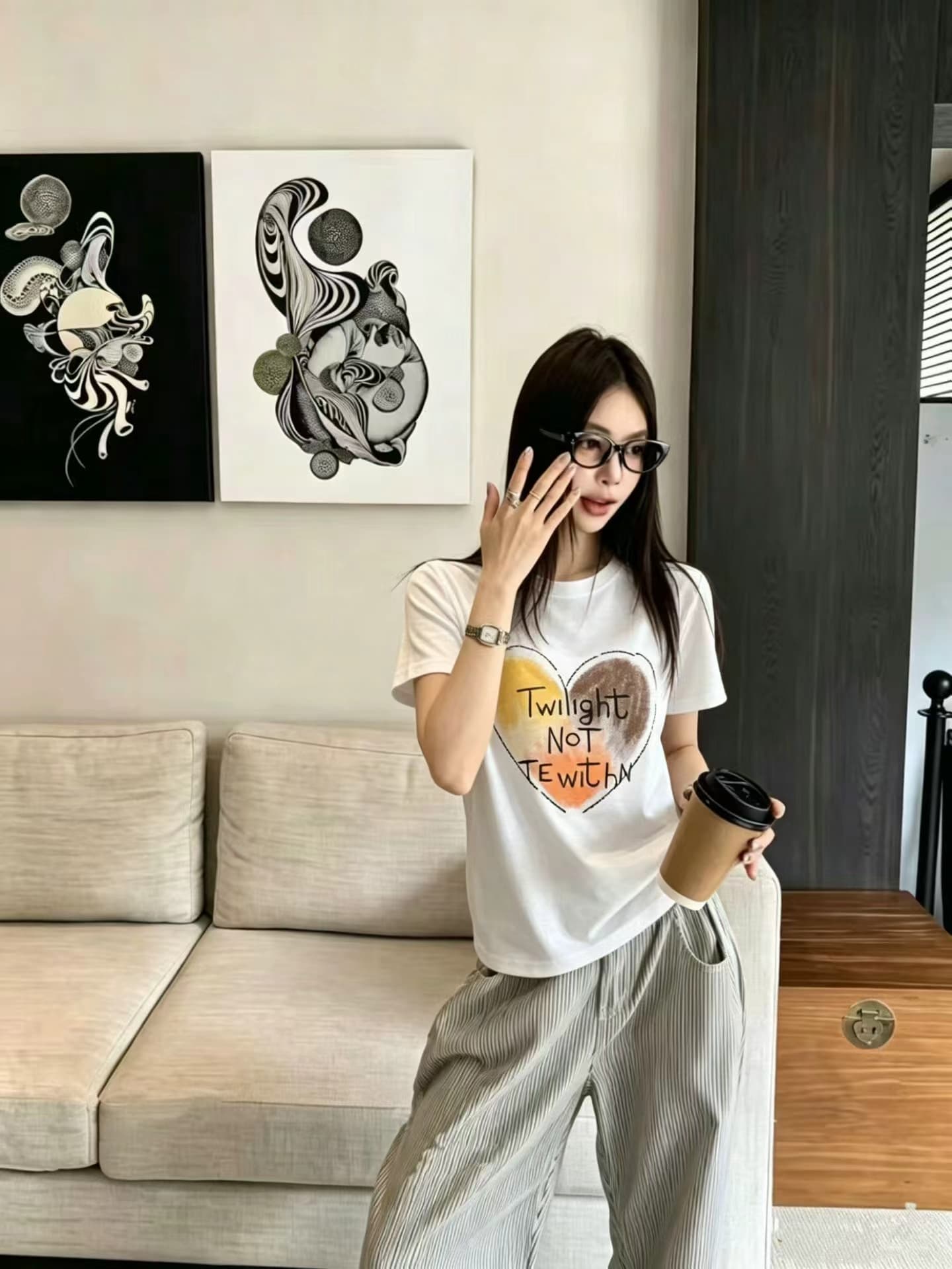 한 부서 문자 프린트 여름 여성 의류 2026 새로운 몸매 가꾸기 패션 외국 가스 디자인 센스 라운드 넥 작은 대중 맨위 여성 상세 이미지 6