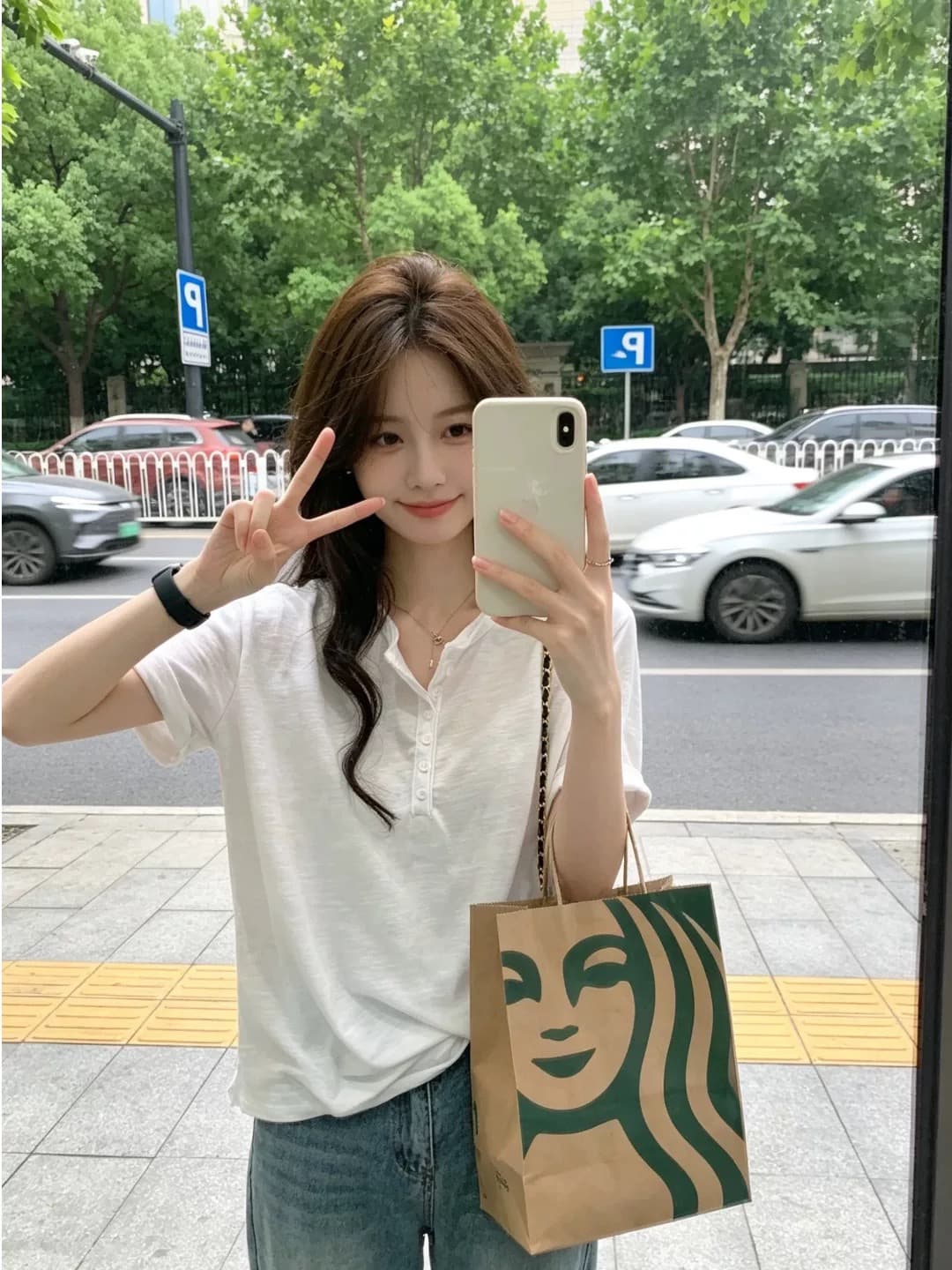 화이트 느긋한 바람 고급 센스 루즈핏 다용도 티셔츠 여성 의류 여름 반팔 긍정적 인 어깨 디자인 센스 캐주얼 얇은 맨위 상세 이미지 4