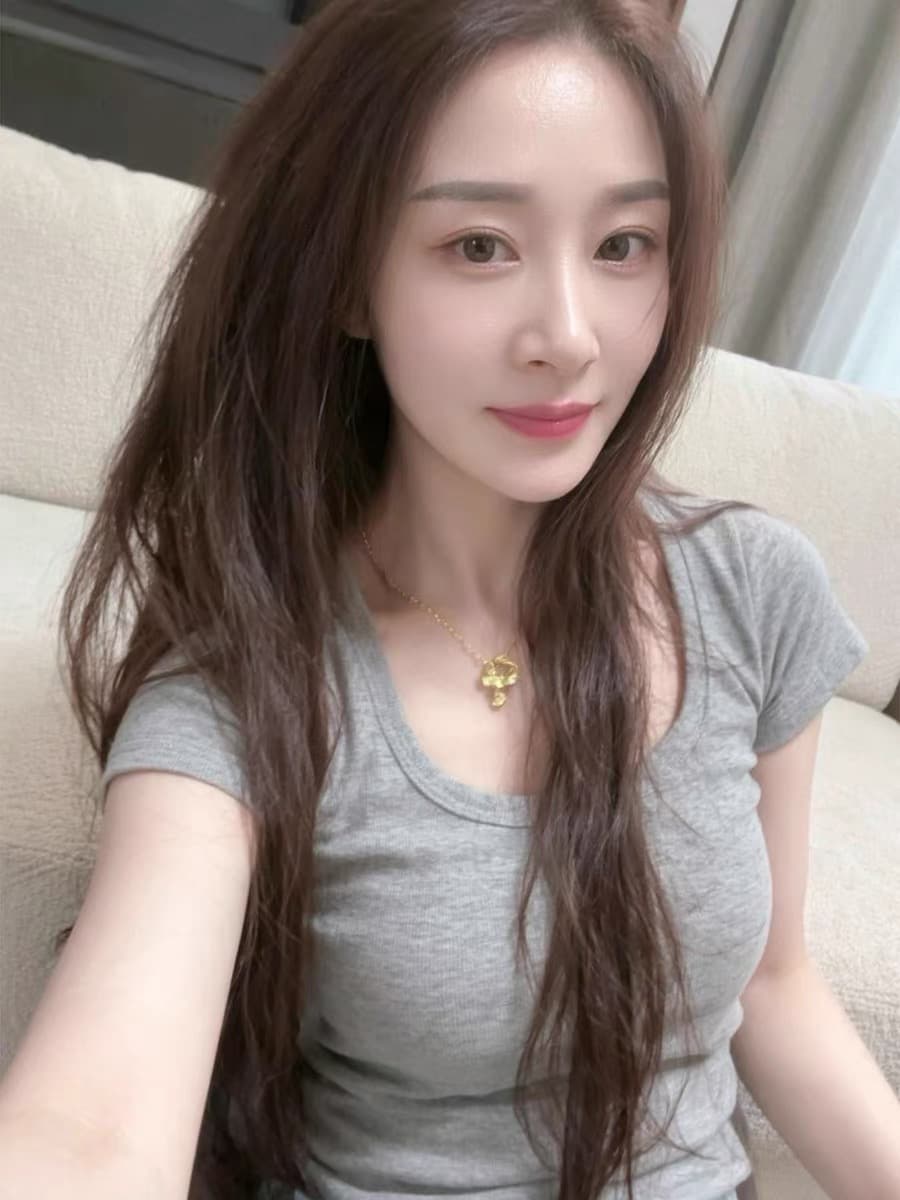 회색 낮은 네크라인 반팔 티셔츠 여성 여름 몸매 가꾸기 외국 가스 미니멀리즘 세련된 튀김 거리 고유 한 아름다운 꼬집기 허리 위로 의류 이미지 3