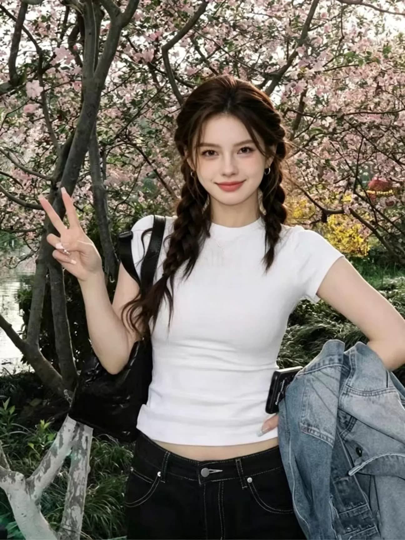 화이트 긍정적 인 어깨 라운드 넥 반팔 티셔츠 여성 여름 미니멀리즘 몸매 가꾸기 슬림해 보이는 다용도 디자인 센스 쇼트 스타일 맨위 상세 이미지 5