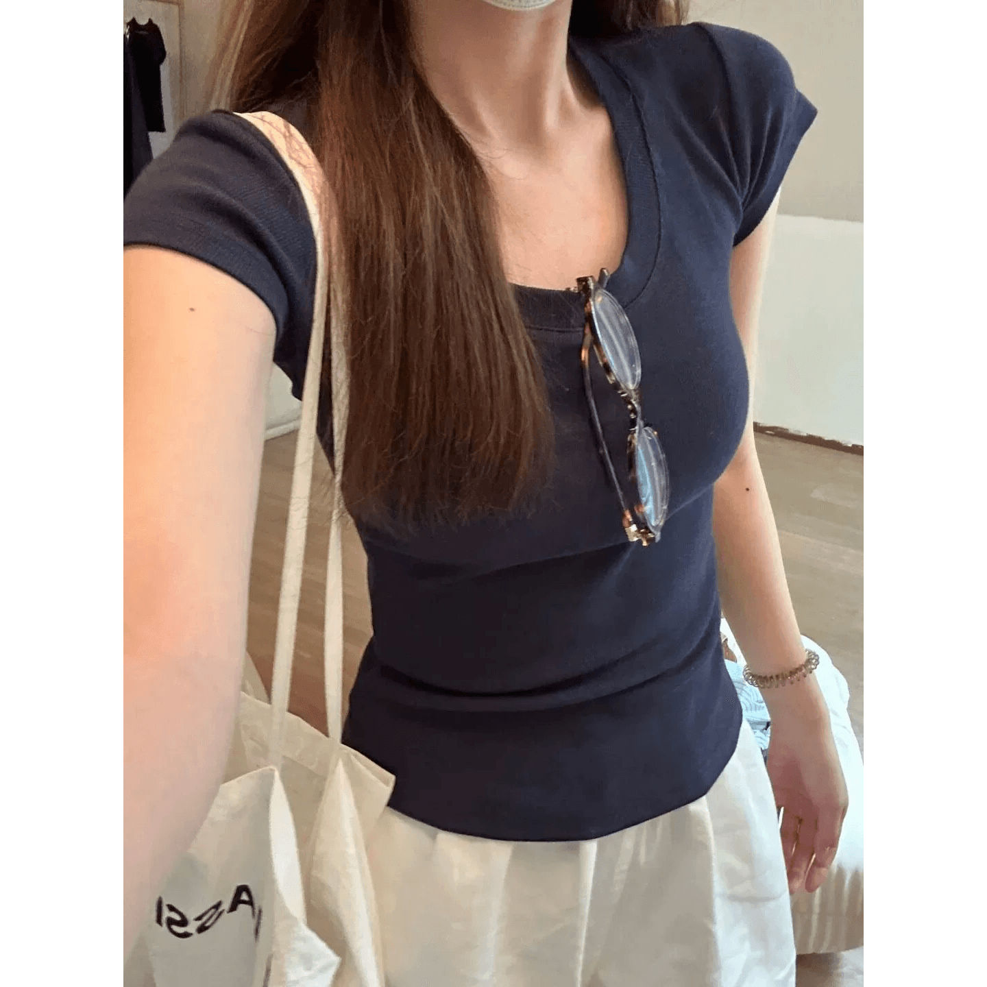 품격 리브 u 칼라 반팔 여성 여름 높음 폭탄 몸매 가꾸기 티셔츠 슬림해 보이는 이슬 쇄골 핫걸 바람 단색 만나는 맨위 이미지 5