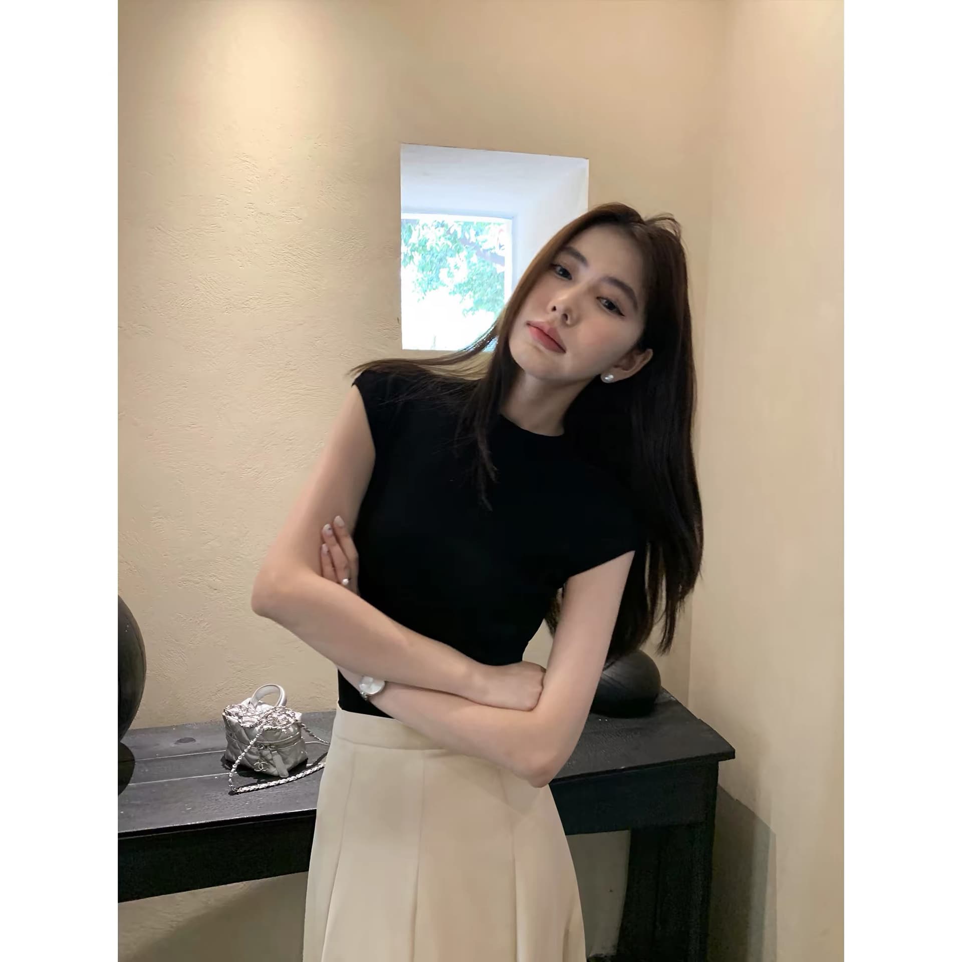 pusumede 검정색 디자인 센스 니트 반팔 티셔츠 여성 여름 새로운 다용도 품격 몸매 가꾸기 만나는 맨위 상세 이미지 1