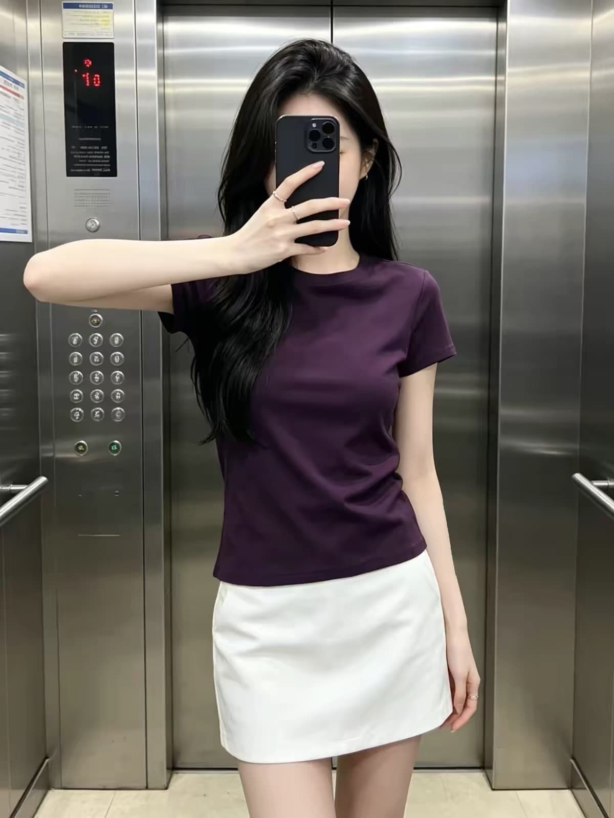 진한 보라색 라운드 넥 긍정적 인 어깨 반팔 티셔츠 여성 의류 2026 여름 새로운 도파민 몸매 가꾸기 슬림해 보이는 얇은 스타일 맨위