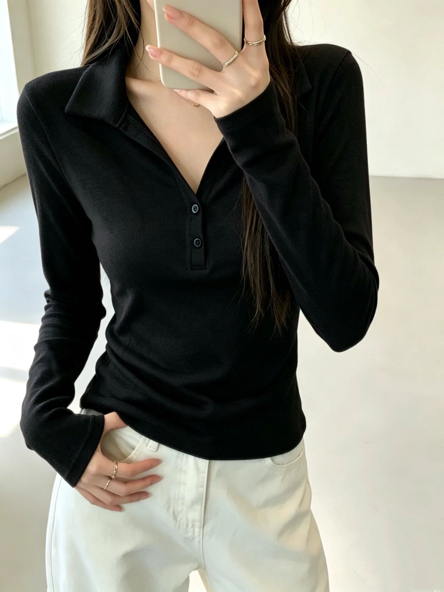 2026 이른 가을 새로운 반 개방 칼라 단추 미니멀리즘 긴팔 티셔츠 여성 의류 작은 대중 몸매 가꾸기 슬림해 보이는 기본 셔츠 맨위 상세 이미지 2