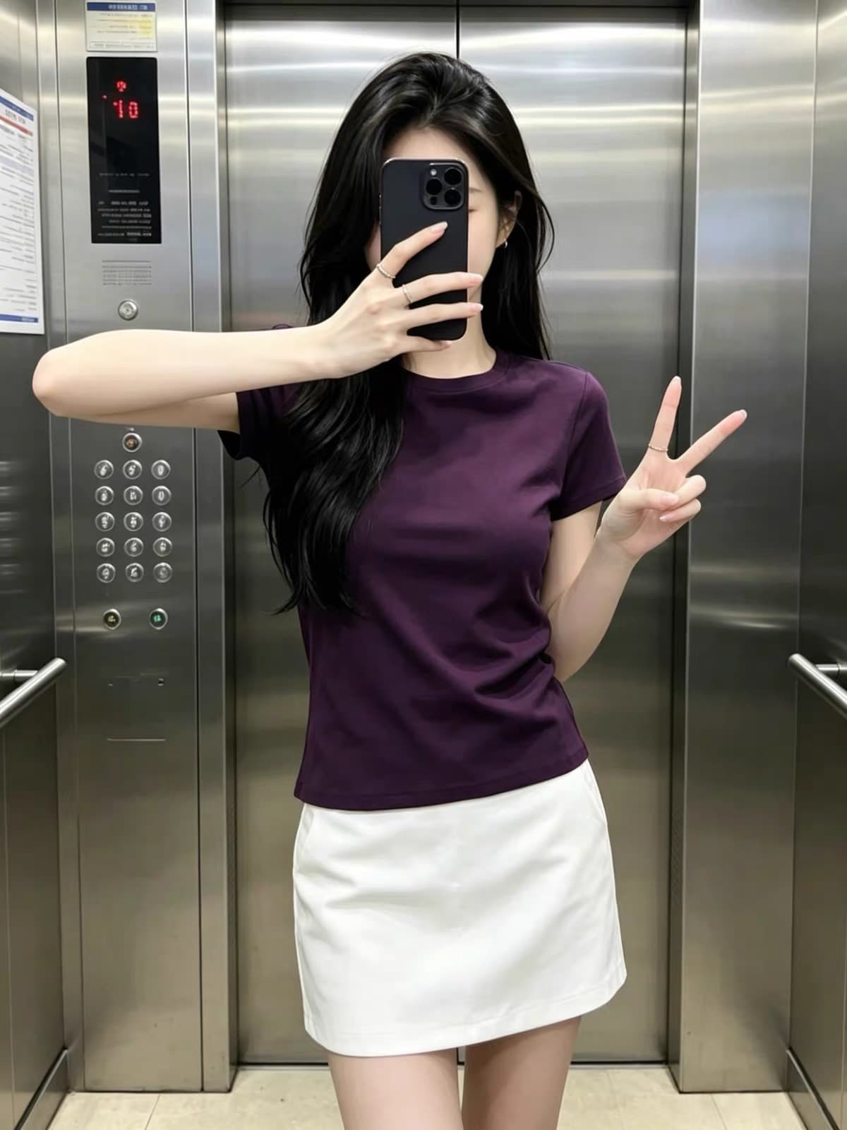 진한 보라색 라운드 넥 긍정적 인 어깨 반팔 티셔츠 여성 의류 2026 여름 새로운 도파민 몸매 가꾸기 슬림해 보이는 얇은 스타일 맨위