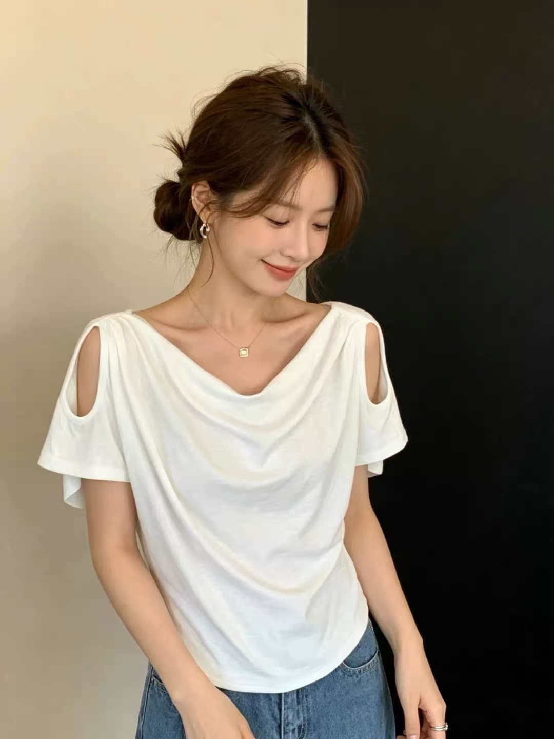 디자인 센스 오프숄더 흔들다 칼라 반팔 티셔츠 여성 여름 자이언트 잘 생긴 슬림해 보이는 표지 고기 동정 고급 Chic 맨위 상세 이미지 1