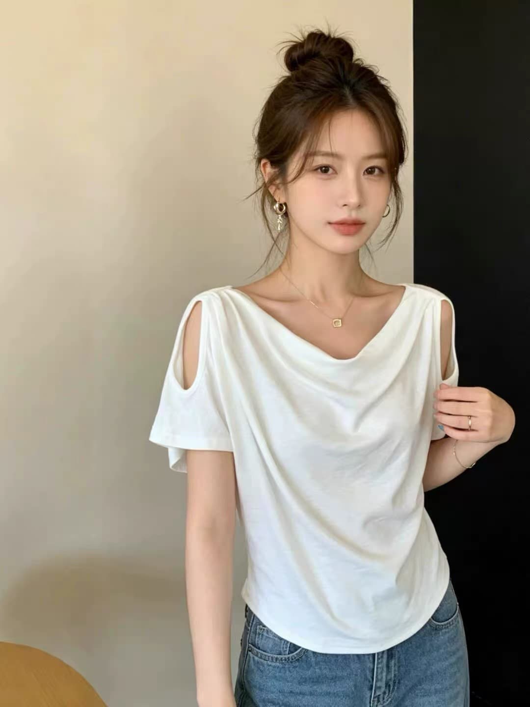디자인 센스 오프숄더 흔들다 칼라 반팔 티셔츠 여성 여름 자이언트 잘 생긴 슬림해 보이는 표지 고기 동정 고급 Chic 맨위 상세 이미지 2