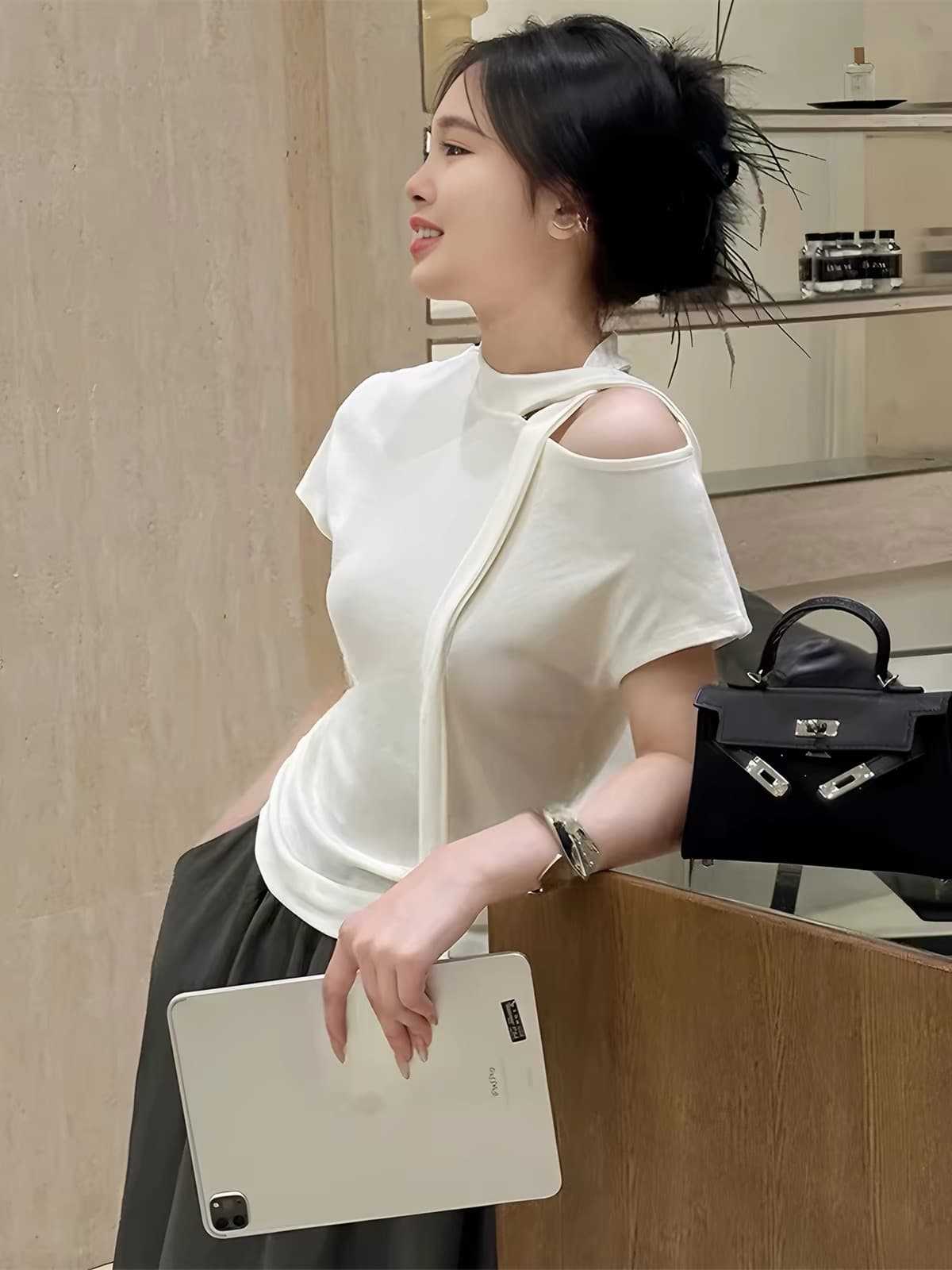 순수한 욕망 오프숄더 화이트 반팔 티셔츠 여성 2026 년 새로운 여름 디자인 센스 작은 대중 고유 한 슈퍼 잘 생긴 맨위 상세 이미지 2