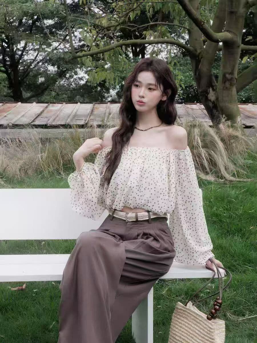 프랑스식 오프숄더 꽃무늬 긴팔 여성 셔츠 조기 가을 셔츠 핫걸 쇼트 스타일 품격 디자인 센스 이슬 어깨 상세 이미지 2