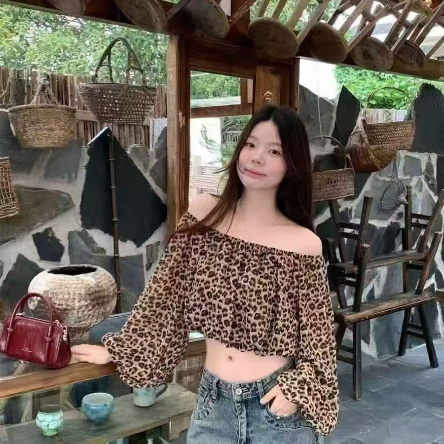 프랑스식 오프숄더 꽃무늬 긴팔 여성 셔츠 조기 가을 셔츠 핫걸 쇼트 스타일 품격 디자인 센스 이슬 어깨 상세 이미지 5