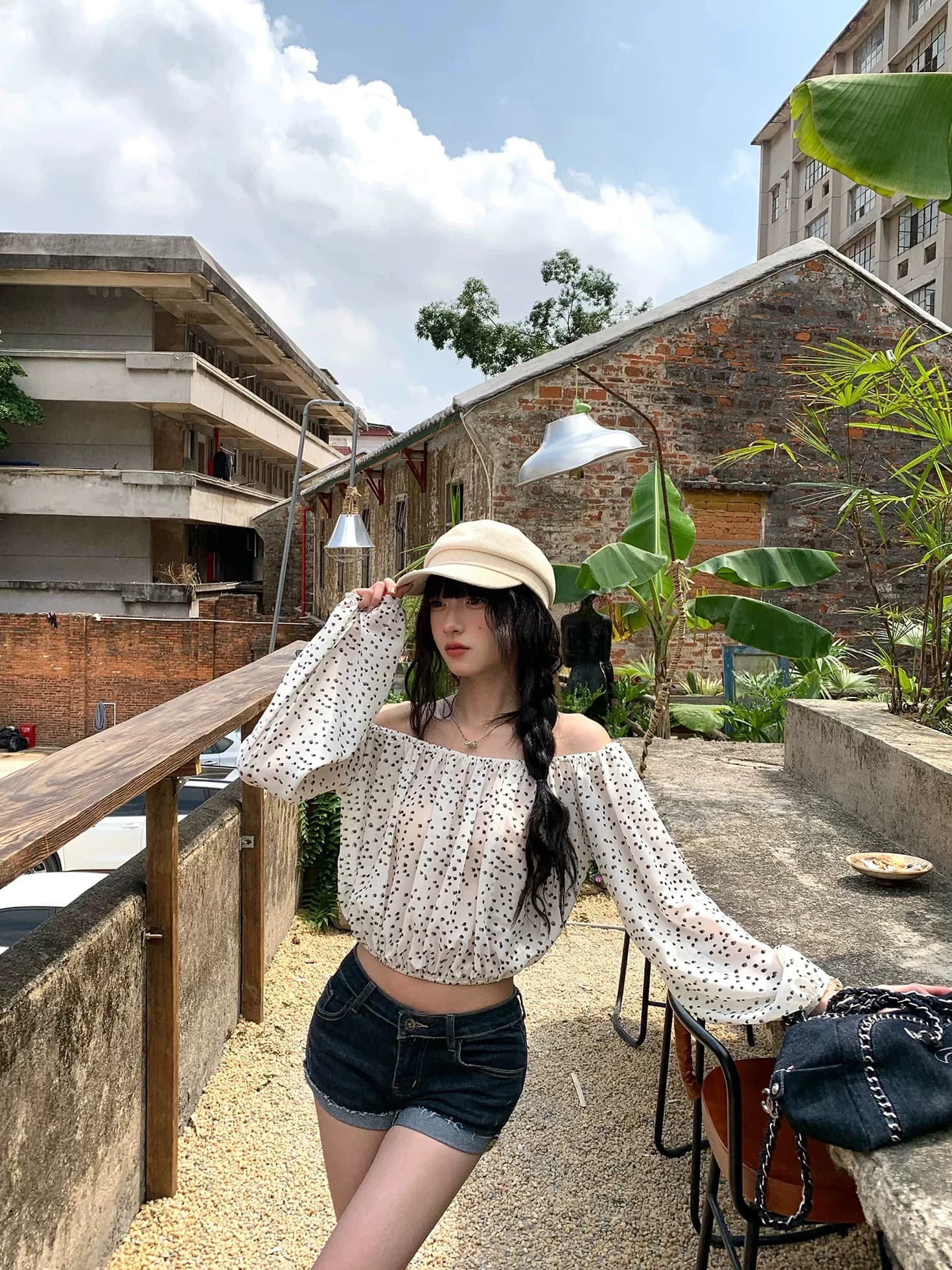 프랑스식 오프숄더 꽃무늬 긴팔 여성 셔츠 조기 가을 셔츠 핫걸 쇼트 스타일 품격 디자인 센스 이슬 어깨 상세 이미지 11
