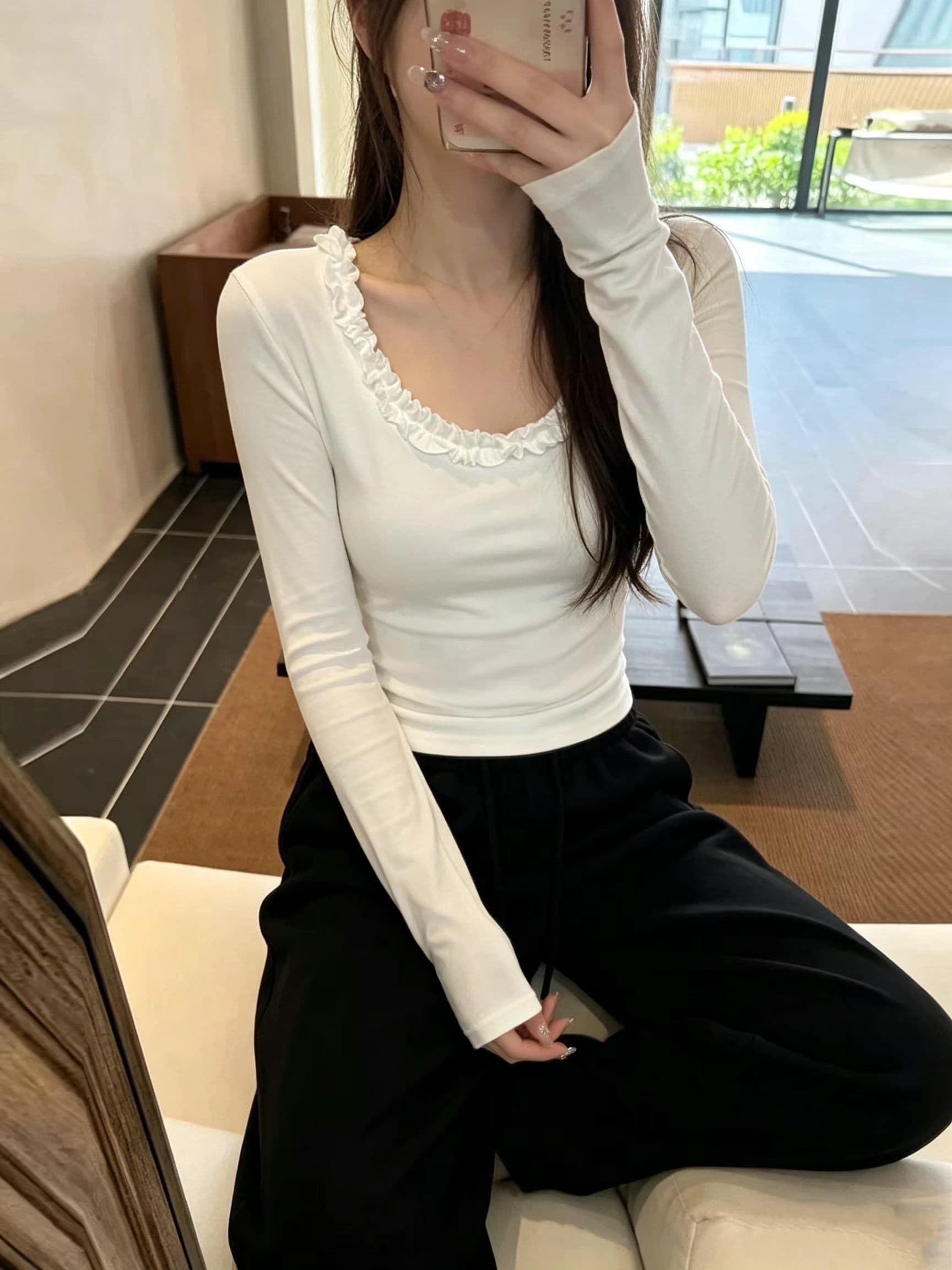 한국 동대문 가을 새로운 품격 프릴 u 칼라 긴팔 티셔츠 여성 몸매 가꾸기 주름 장식 허리 수축 긍정적 인 어깨 의류 이미지 3