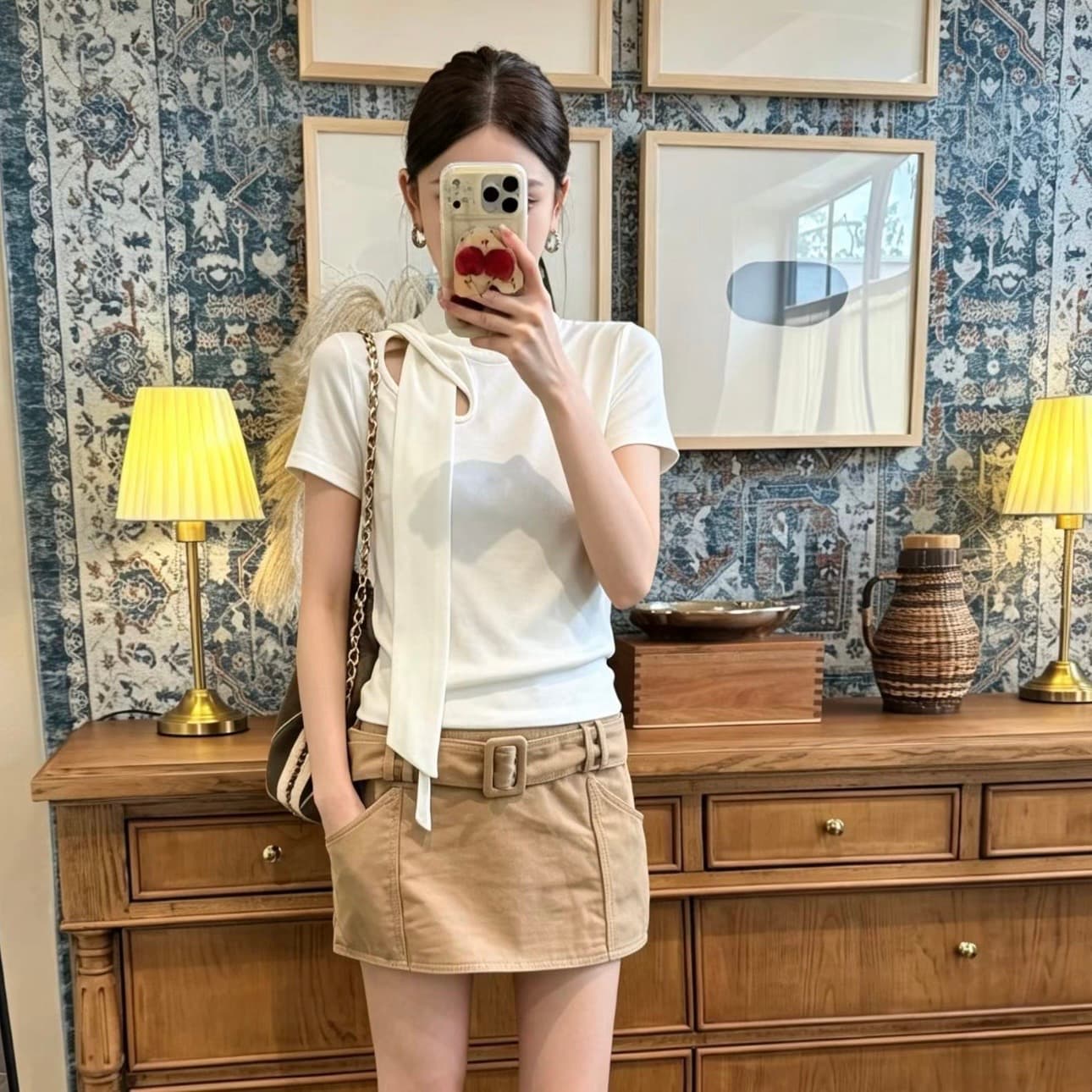 핫걸 고유 한 아름다운 레이스업 꼬집기 허리 반팔 티셔츠 여름 순수한 욕망 바람 비스듬한 칼라 몸매 가꾸기 디자인 센스 회색 만나는 상세 이미지 2