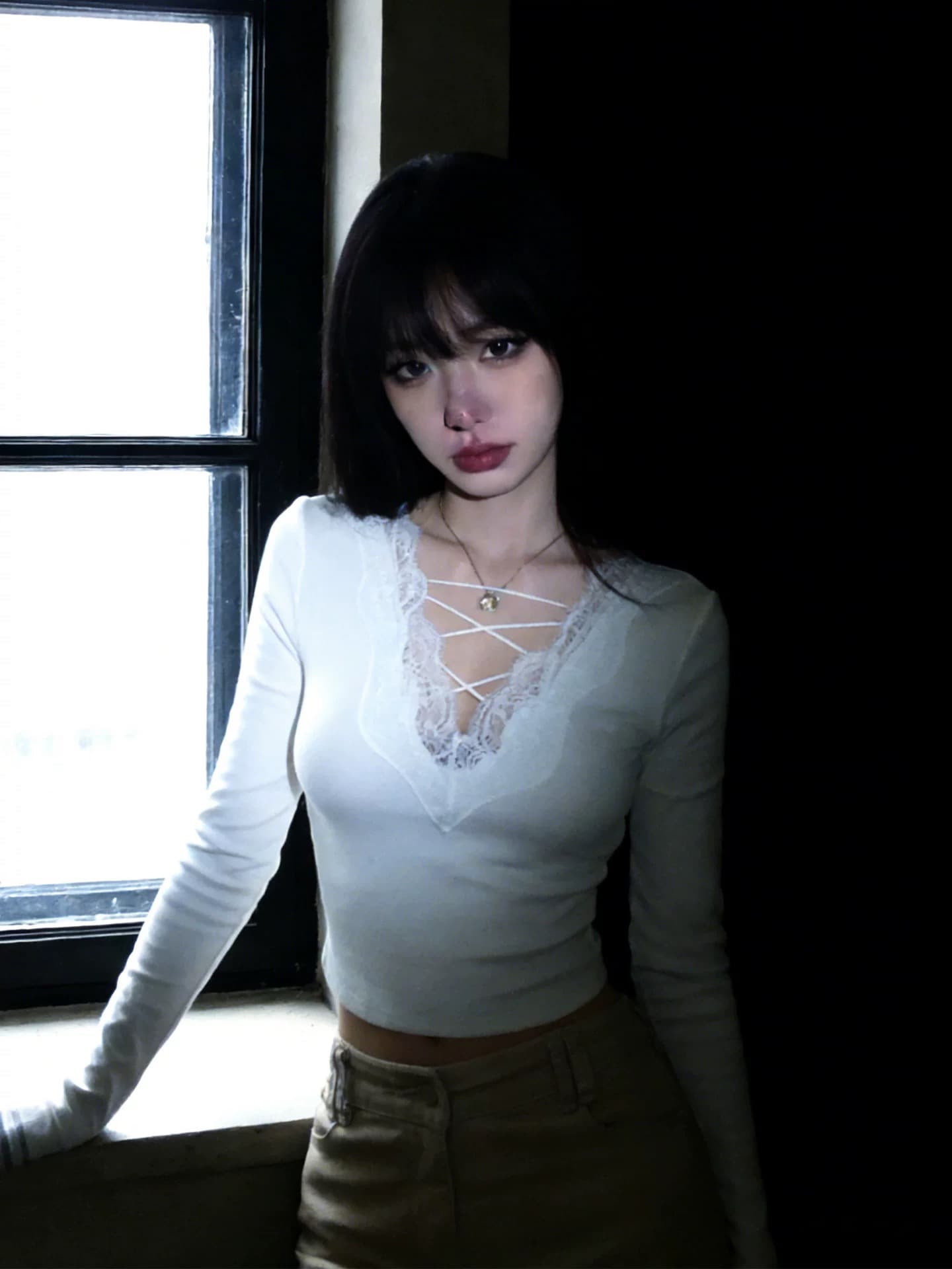 onetwo 순수한 욕망 바람 홀로우 아웃 레이스 조각 V넥 긴팔 티셔츠 여성 허리 수축 몸매 가꾸기 슬림해 보이는 기본 셔츠 맨위 상세 이미지 1