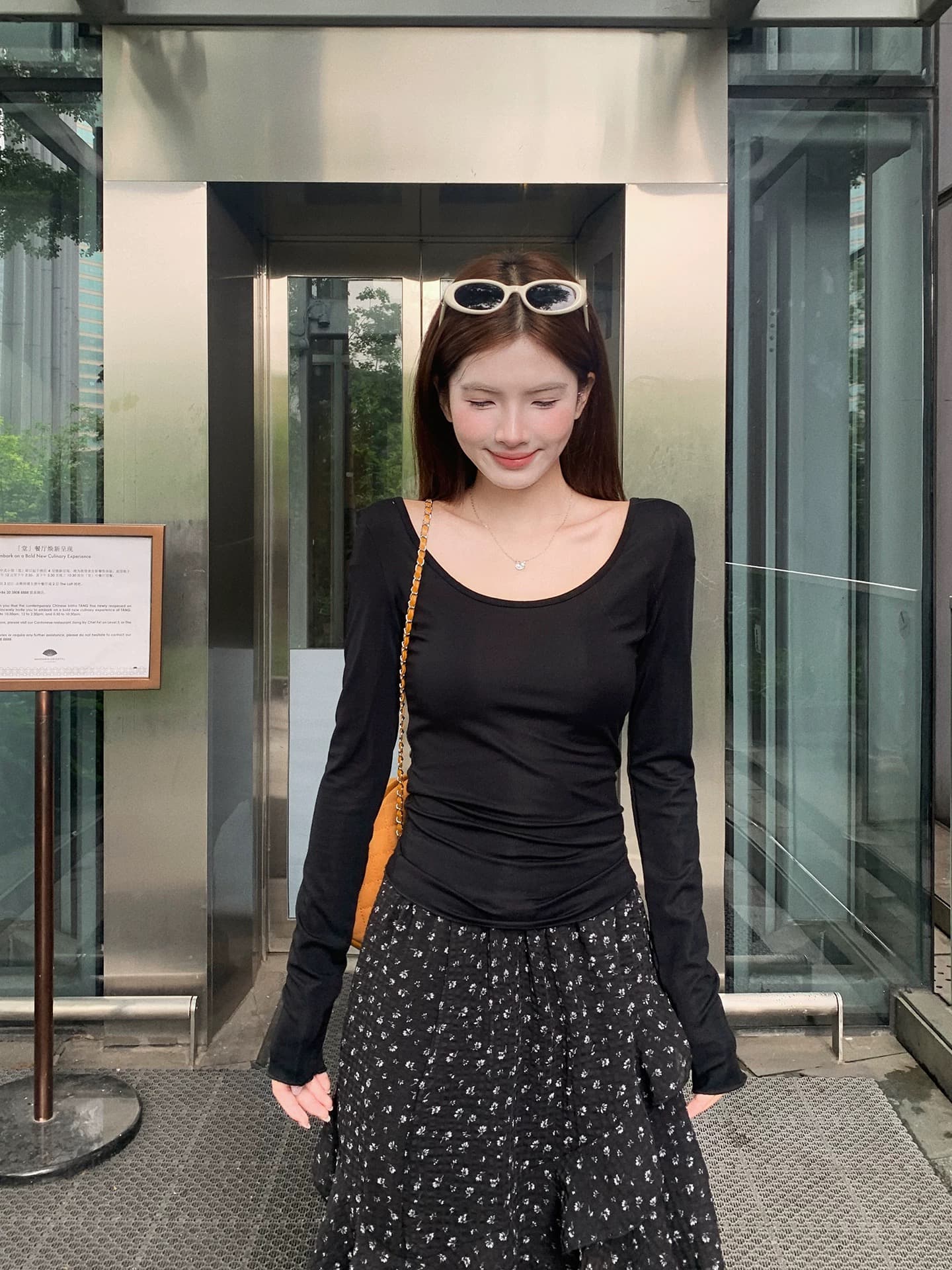 스와 3 3 뒤로 홀로우 아웃 스트라이프 긴팔 티셔츠 여성 2026 새로운 몸매 가꾸기 디자인 센스 순수한 욕망 섹시함 맨위 상세 이미지 7