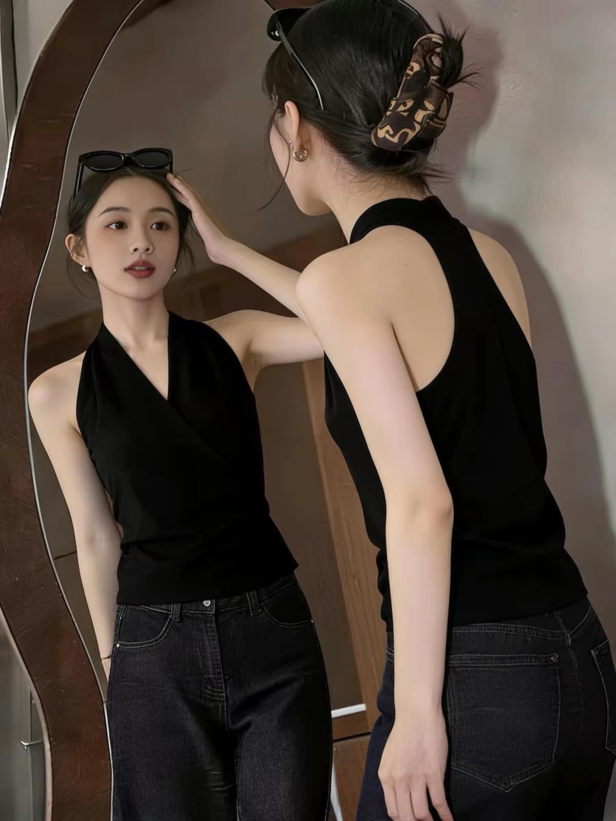 여름 행침 목 맨위 핫걸 몸매 가꾸기 V넥 검정색 조끼 여성 아름다움 뒤로 인사이드 가져 가라. 외출용 디자인 센스 민소매 슬립