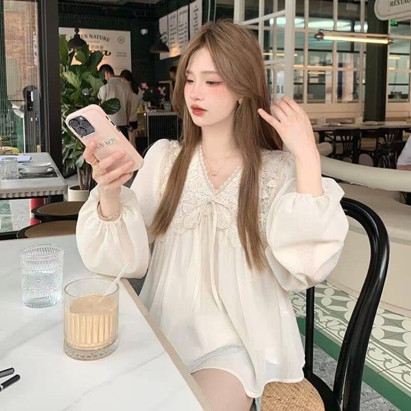 새로운 슈퍼 요정 소녀 센스 작은 대중 레이스 업 셔츠 긴팔 V넥 레이스 쉬폰 프랑스식 벌룬 소매 맨위 상세 이미지 3