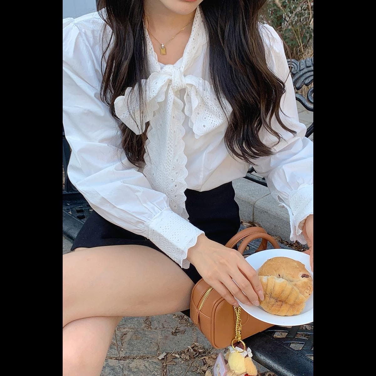 가을 고유 한 Chic 나비 매듭 레이스 업 셔츠 여성 의류 디자인 센스 작은 대중 품격 긴팔 셔츠 여성