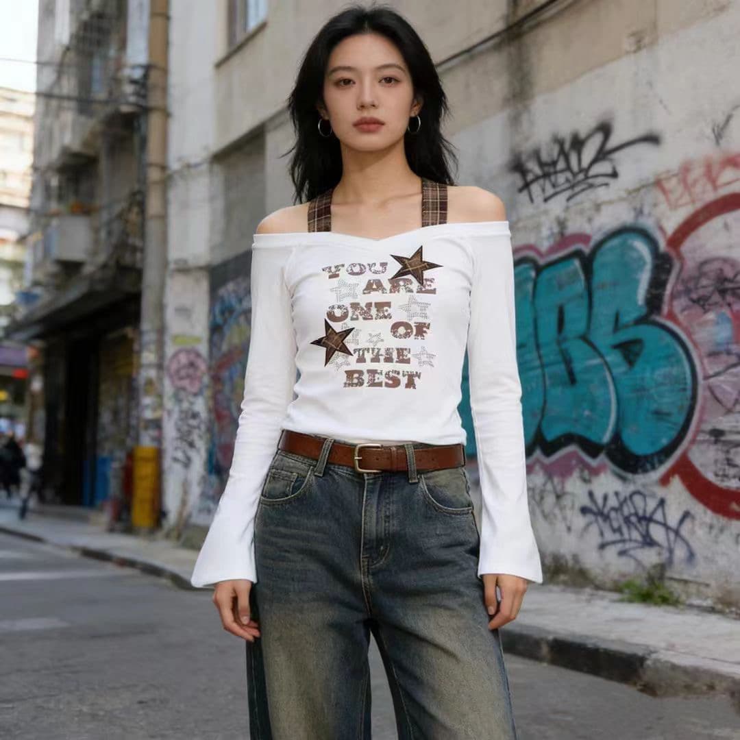아메리칸 핫걸 알파벳 프린트 오프숄더 긴팔 티셔츠 여성 26 가을 디자인 센스 작은 대중 슬립 페이크 레이어드 맨위 상세 이미지 2