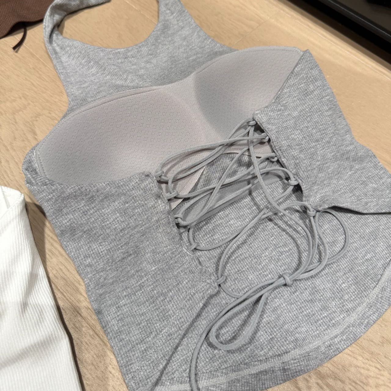 보존 섹션 추천 순수한 욕망 섹시함 뒤로 홀로우 아웃 스트랩 행침 목 캐미솔 여름 벨트 가슴 패드 의류 상세 이미지 5