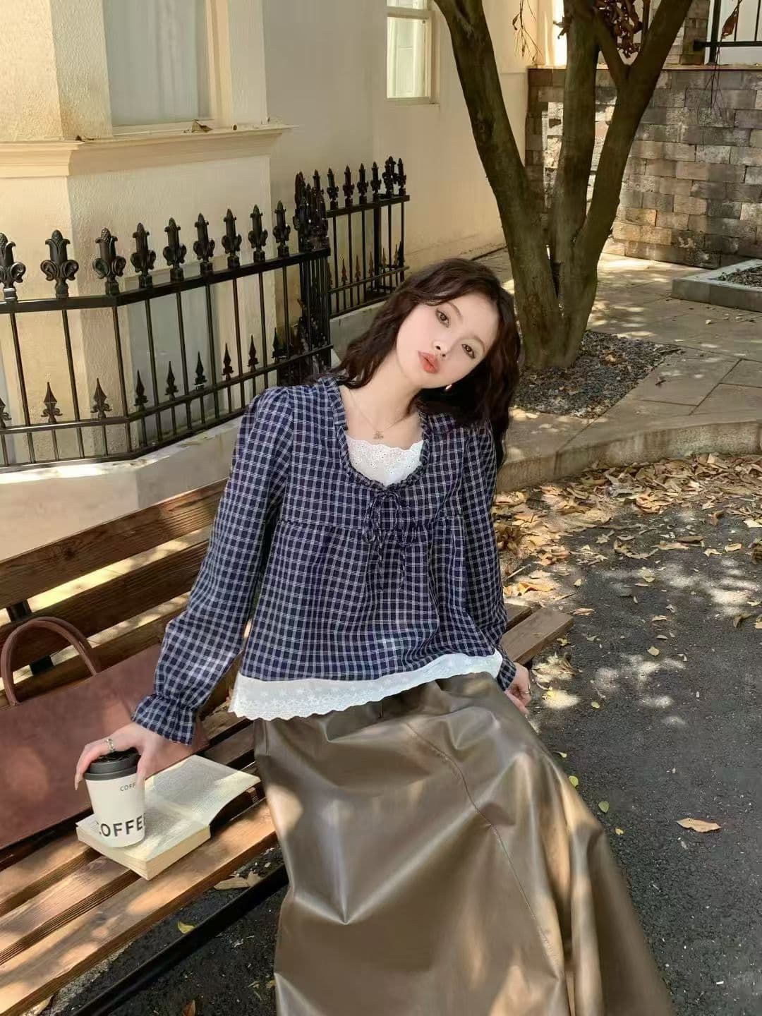 페이크 레이어드 레이스 측면 패치워크 체크무늬 긴팔 여성 셔츠 2026 봄 가을 새로운 표지 배 달콤함 연령 감소 맨위 상세 이미지 5