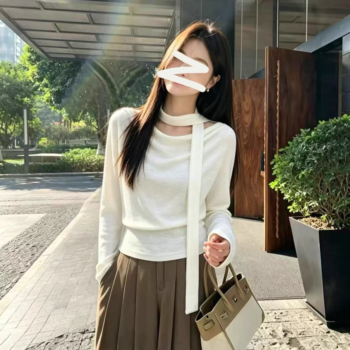 느긋한 바람 오프숄더 흔들다 칼라 리본 긴팔 가을 새로운 티셔츠 여성 오프숄더 몸매 가꾸기 슬림해 보이는 고급 센스 맨위 상세 이미지 3
