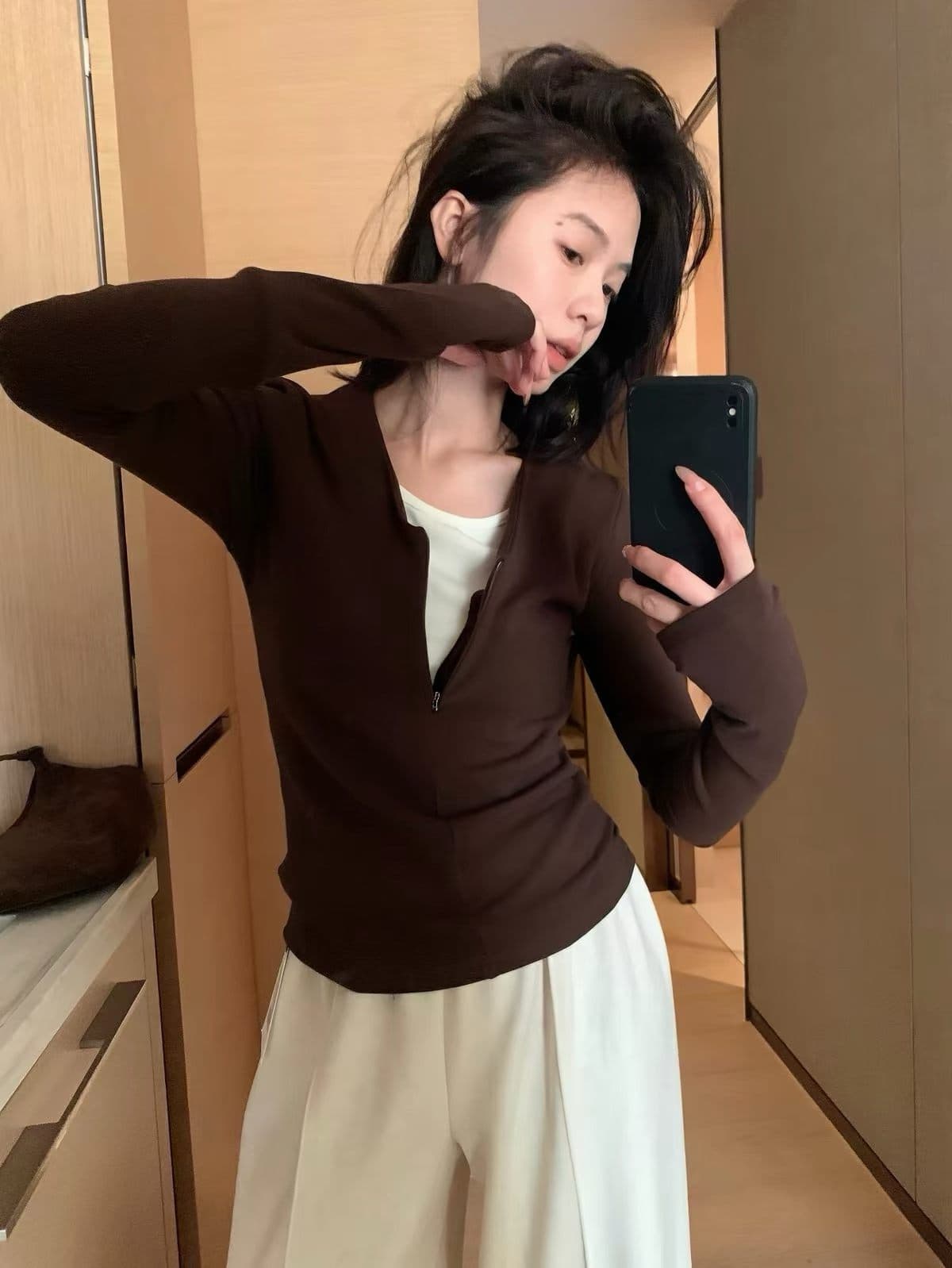 한 부서 몸매 가꾸기 페이크 레이어드 주름 허리 수축 긴팔 티셔츠 여성 2026 가을 새로운 핫걸 슬림해 보이는 지퍼 맨위 상세 이미지 4