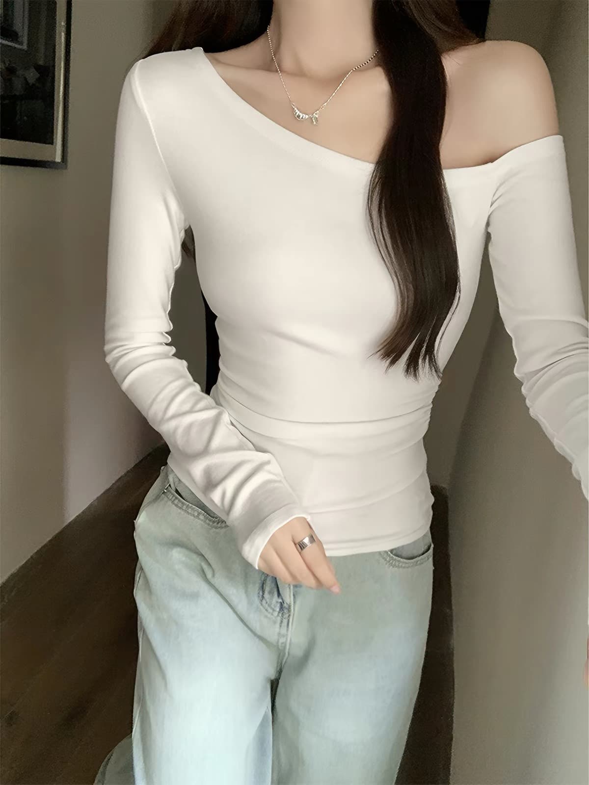 달콤한 매운맛 chic 비스듬한 어깨 섹시함 긴팔 티셔츠 여성 2026 이른 가을 새로운 타이트 허리 수축 보트넥 개성 맨위 이미지 3