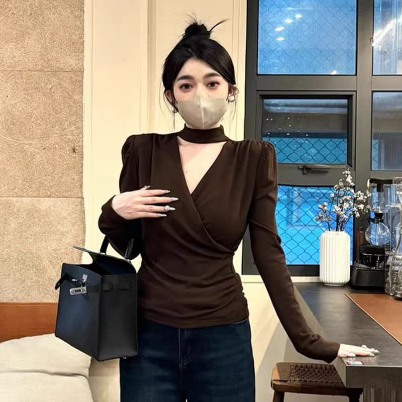 십자가 V넥 행침 목 긴팔 티셔츠 여성 2026 봄 가을 새로운 유럽 상품 패션 검정색 몸매 가꾸기 허리 수축 섹시함 맨위 상세 이미지 5