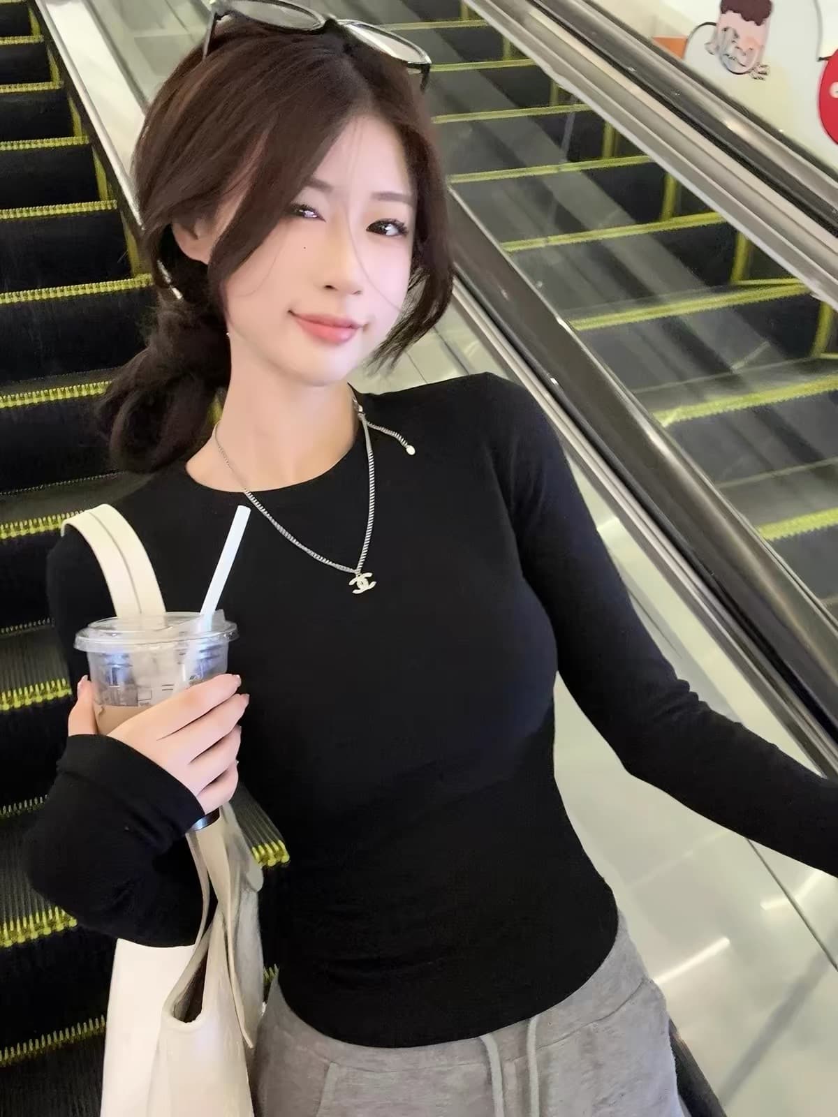 아메리칸 회색 긍정적 인 어깨 작은 셔츠 긴팔 티셔츠 여성 2026 봄 몸매 가꾸기 인사이드 가져 가라. 라운드 넥 다용도 기본 셔츠 맨위 상세 이미지 2