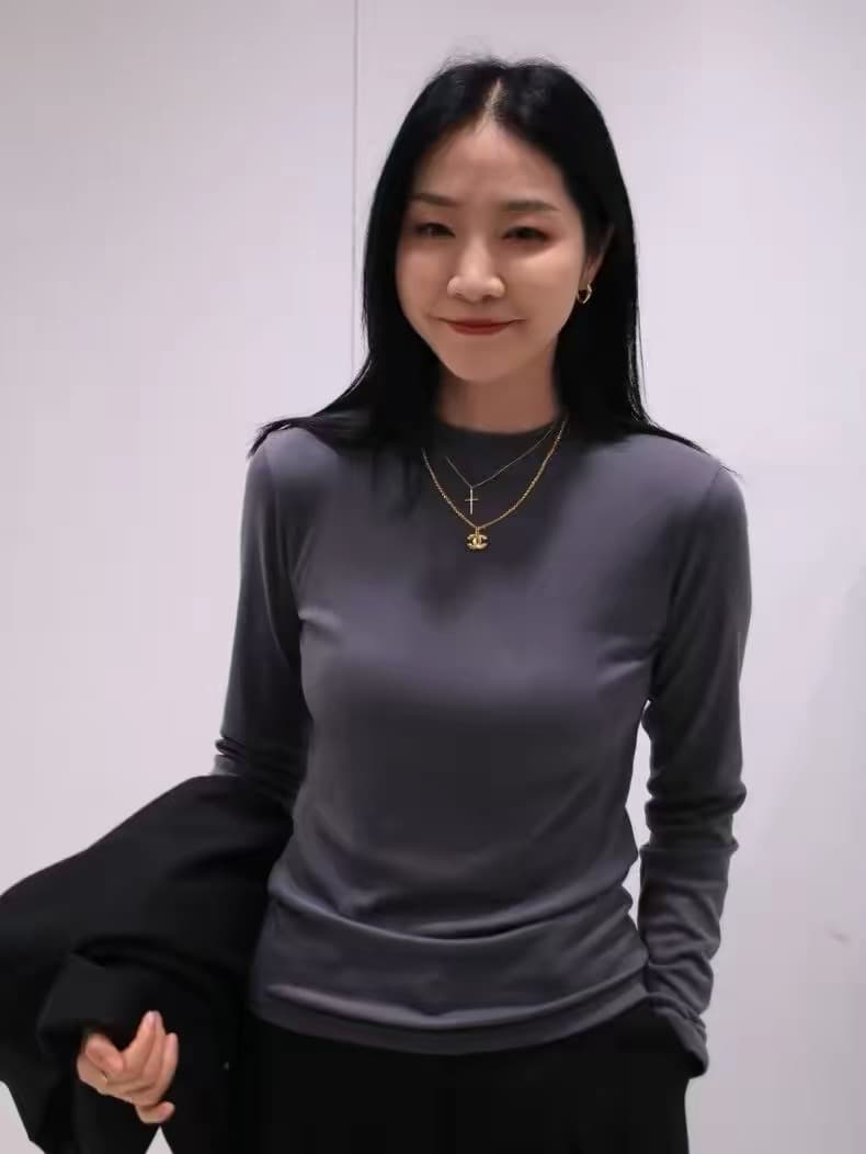 화이트 반하이넥 기본 셔츠 여성 2026 봄 가을 새로운 고급 다용도 작은 스탠드 칼라 티셔츠 슬림해 보이는 외국 가스 인사이드 가져 가라. 이미지 3