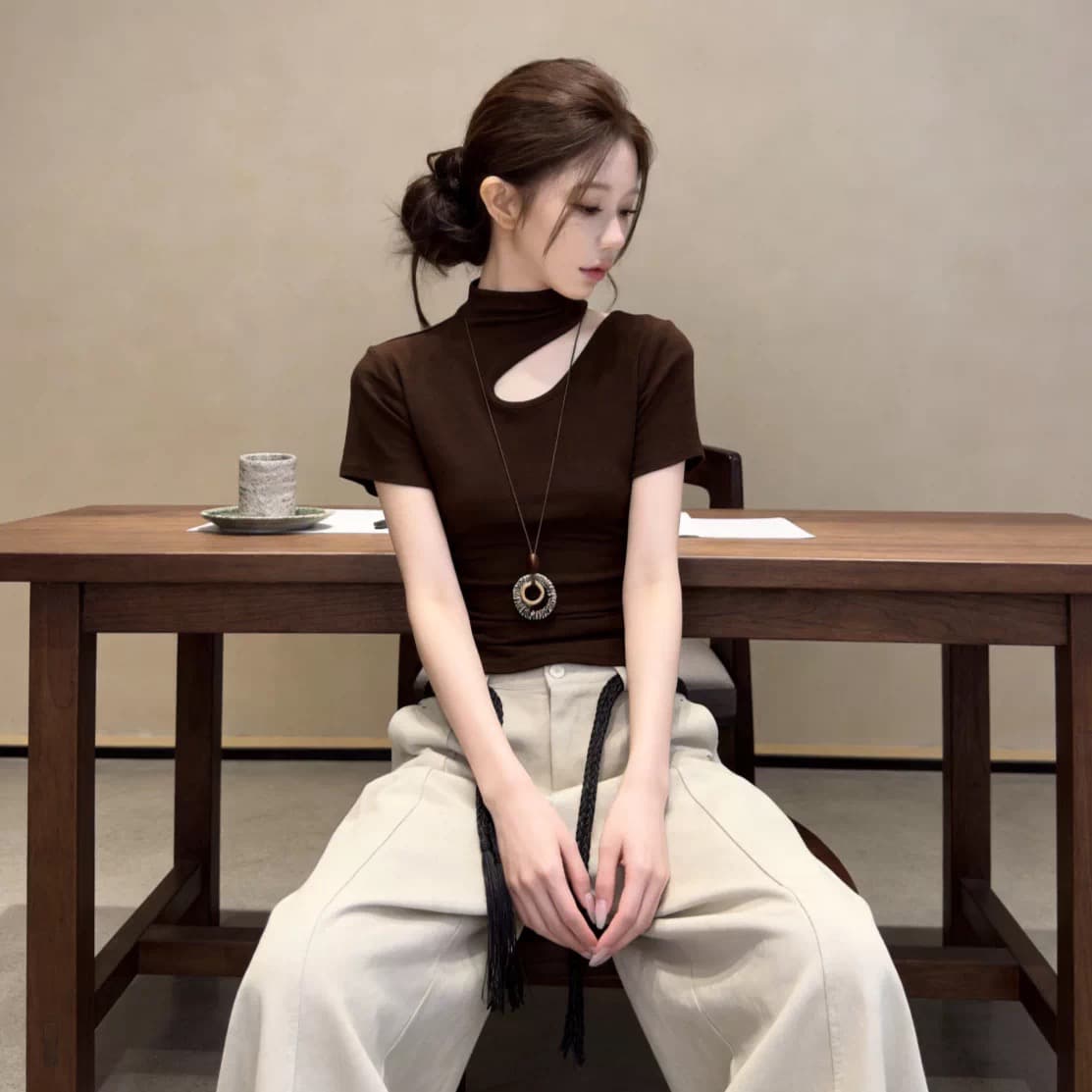 한국 스타일 디자인 센스 터틀넥 반팔 티셔츠 여성 가을 새로운 허리 수축 주름 다용도 홀로우 아웃 이슬 쇄골 작은 맨위 이미지 2
