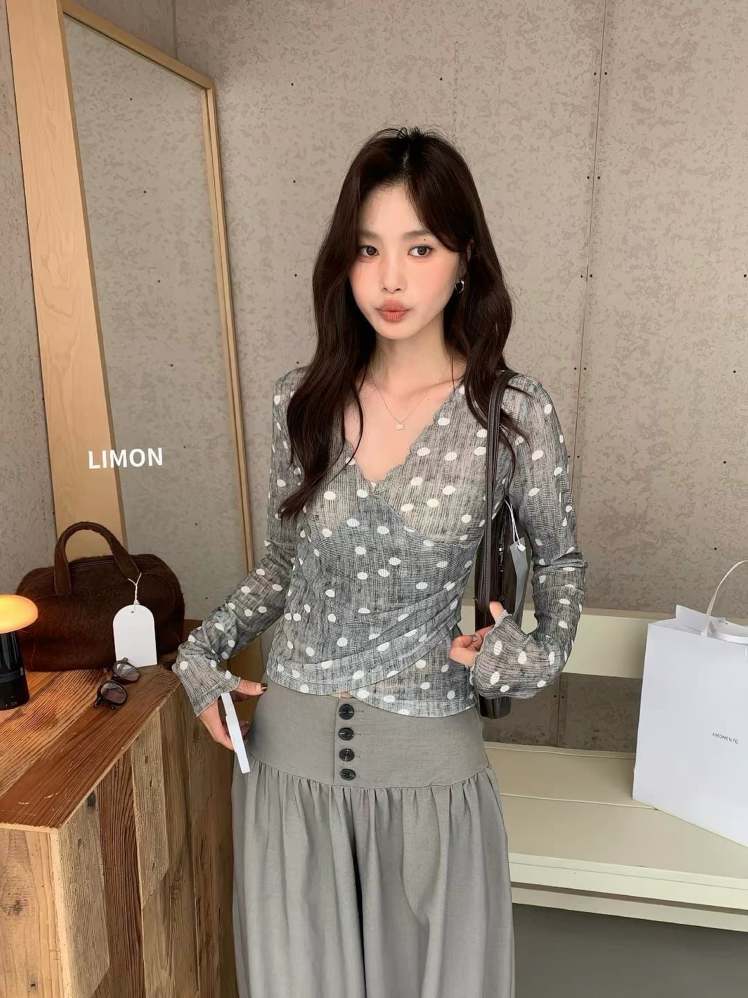 the limon 레몬 녹차 2026 가을 부드러운 바람 도트 무늬 V넥 긴팔 티셔츠 여성 몸매 가꾸기 다용도 맨위 상세 이미지 1