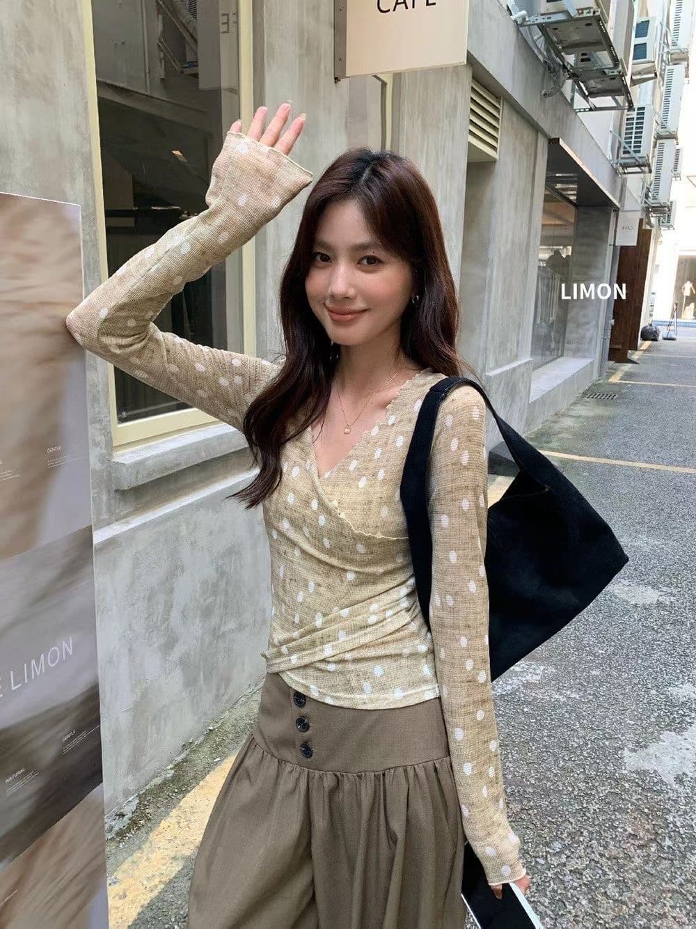 the limon 레몬 녹차 2026 가을 부드러운 바람 도트 무늬 V넥 긴팔 티셔츠 여성 몸매 가꾸기 다용도 맨위 상세 이미지 3