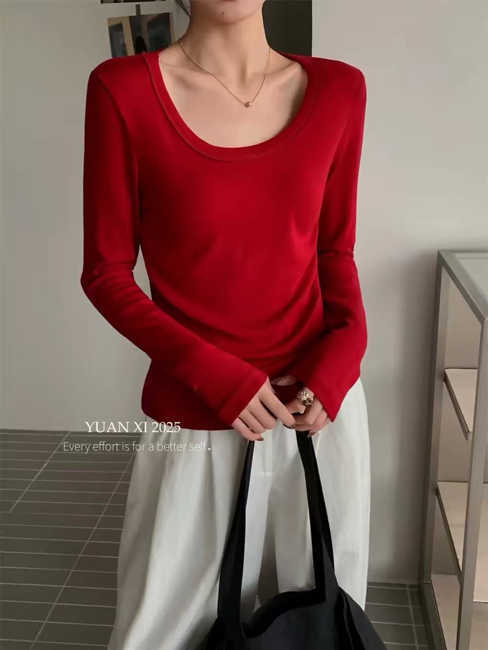 원 희 u 칼라 기본 셔츠 여성 가을 2026 새로운 낮은 네크라인 몸매 가꾸기 긴팔 티셔츠 낮은 네크라인 맨위