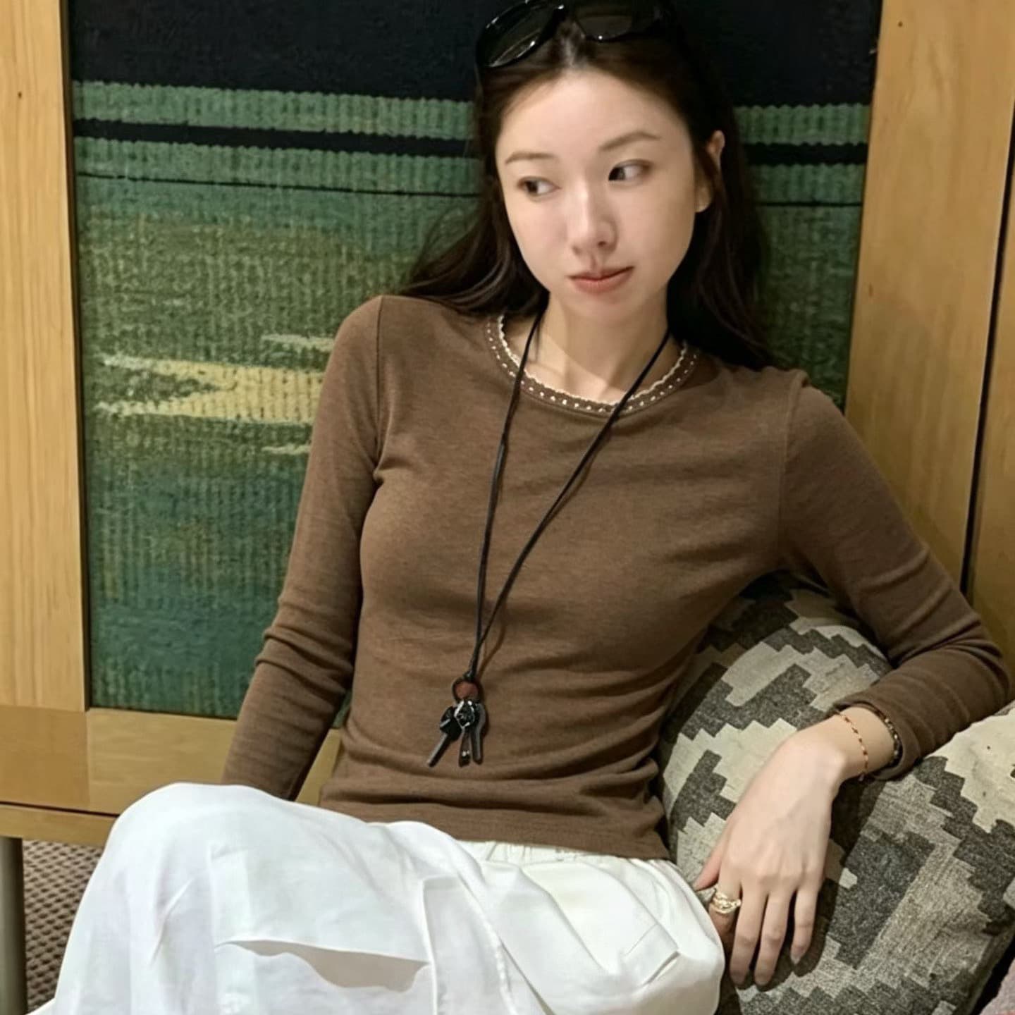 한 부서 달콤함 배색 패치워크 라운드 넥 긍정적 인 어깨 긴팔 티셔츠 여성 가을 2026 새로운 몸매 가꾸기 디스플레이 얇고 작은 맨위 상세 이미지 5