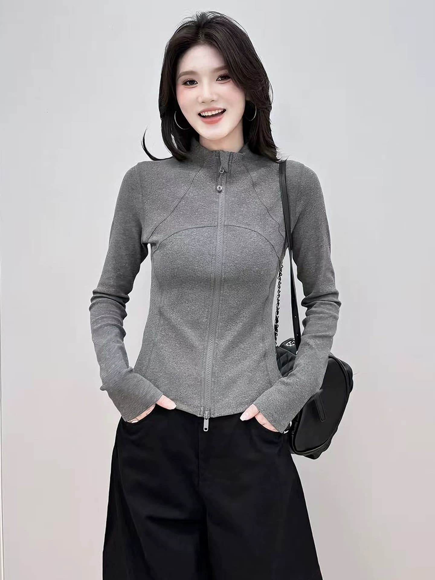 디자인 센스 더블 지퍼 스탠드 칼라 후드티 여성 2026 새로운 조기 가을 재킷 몸매 가꾸기 슬림해 보이는 쇼트 스타일 긴팔 맨위 상세 이미지 1