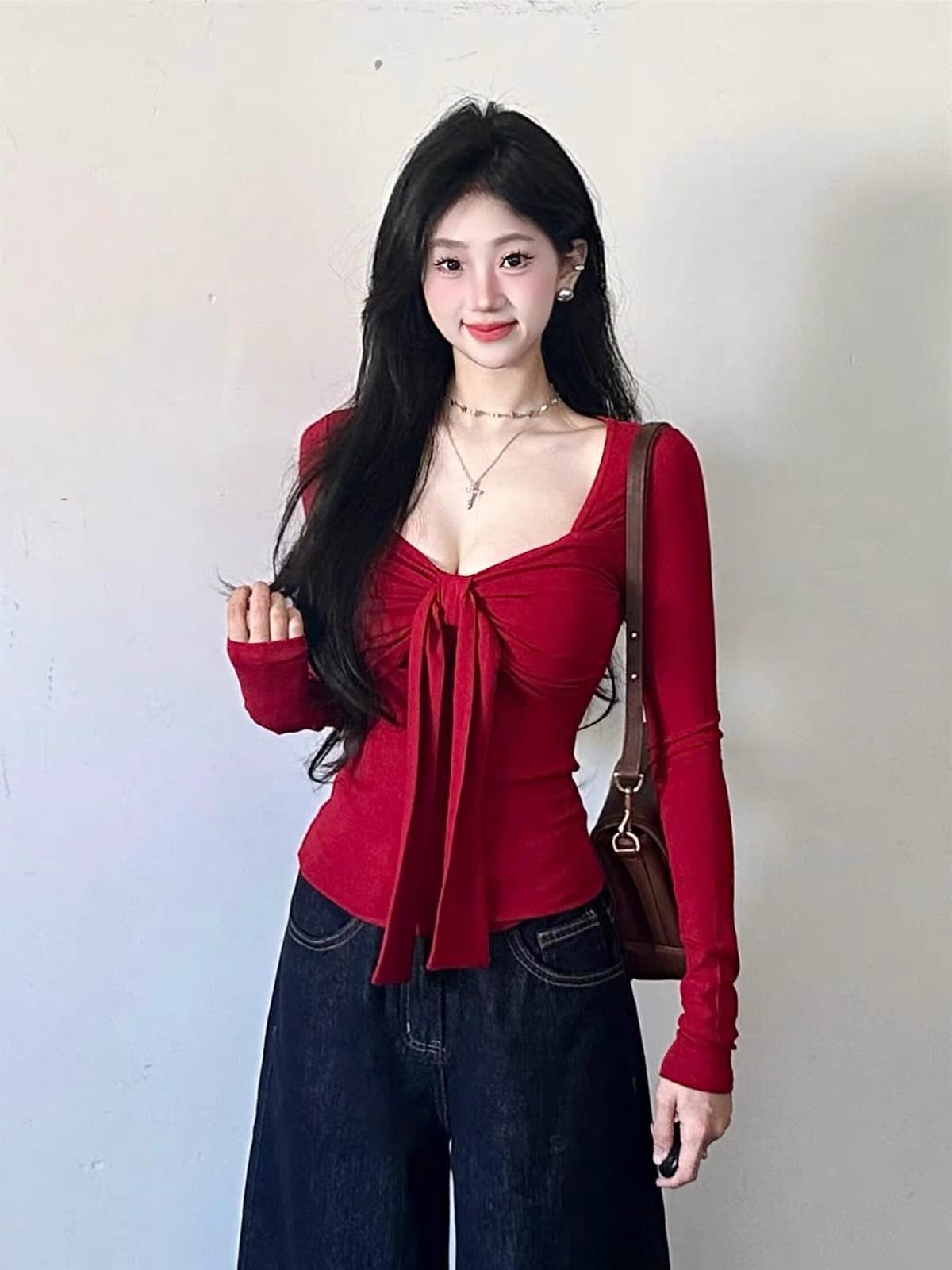 순수한 욕망 핫걸 바람 빨간색 매듭 긴팔 V넥 티셔츠 여성 가을 새로운 몸매 가꾸기 슬림해 보이는 섹시함 외출용 맨위 트렌디