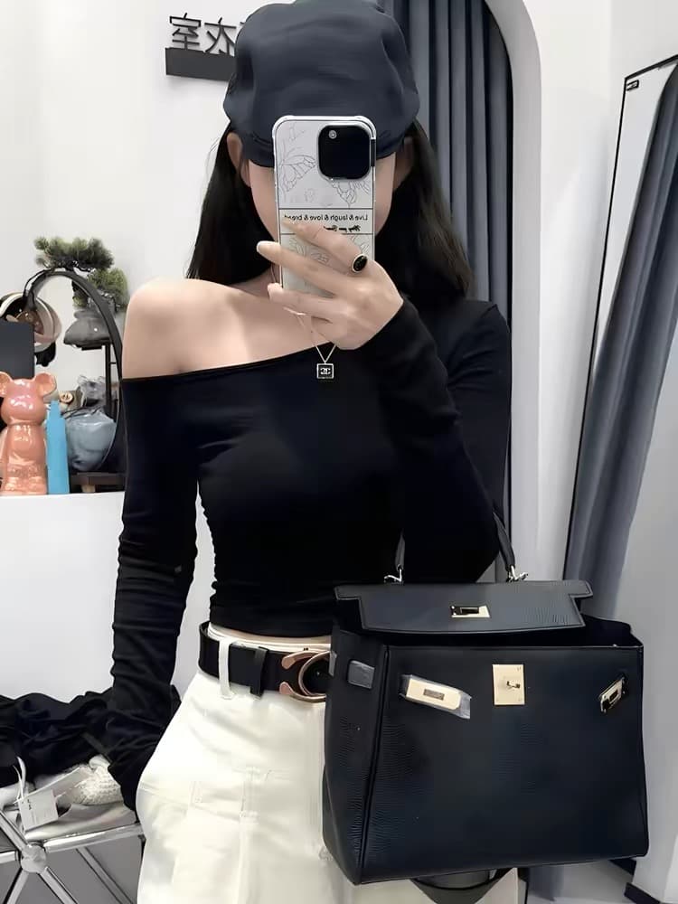 오프숄더 긴팔 티셔츠 여성 인사이드 가져 가라. 기본 셔츠 여성 2026 새로운 이른 가을 몸매 가꾸기 쇼트 스타일 비스듬한 어깨 의류 고급 센스