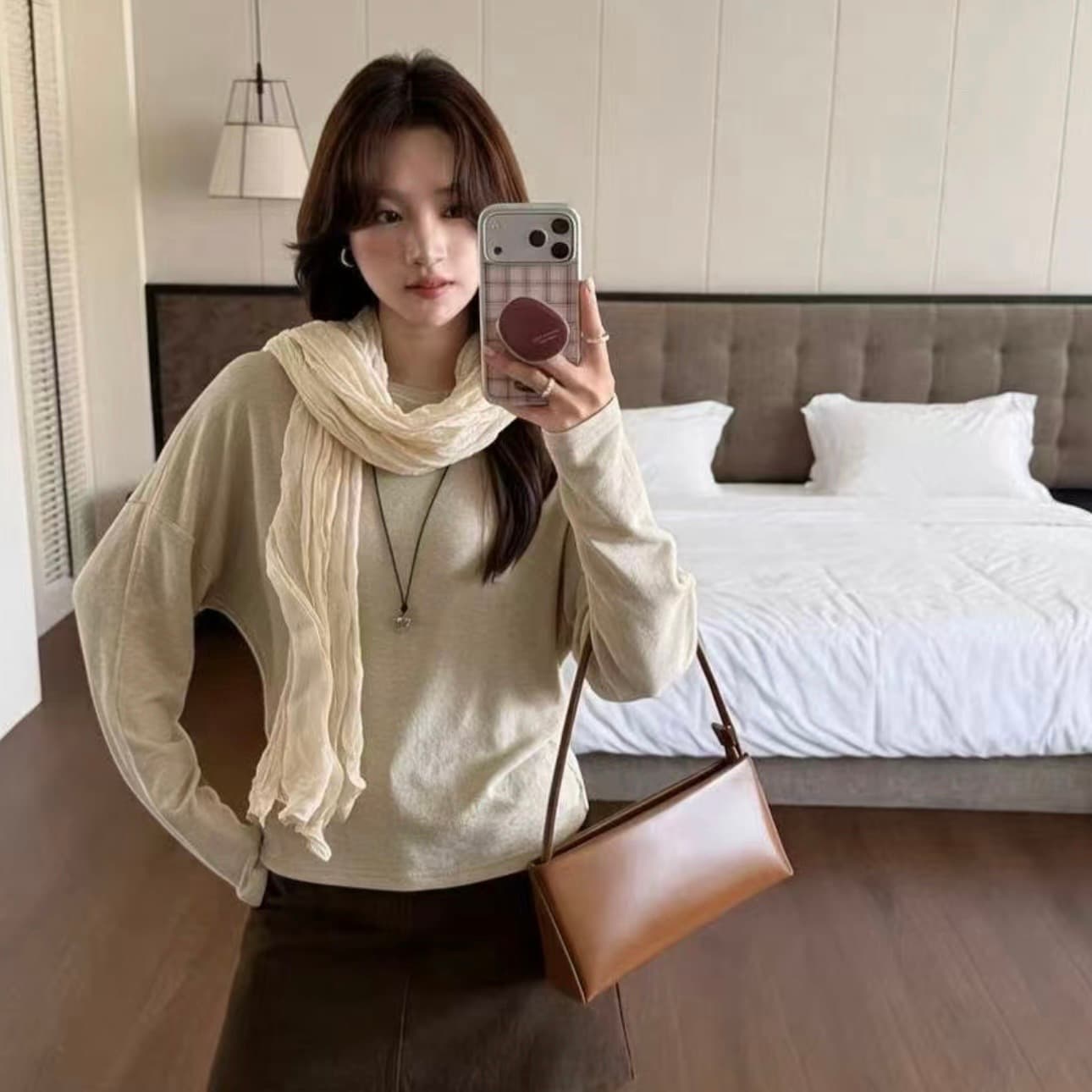열세 개 가을 세트 이른 가을 디자인 센스 긴팔 티셔츠 여성 작은 대중 스카프 장식 슬림해 보이는 품격 맨위 상세 이미지 1