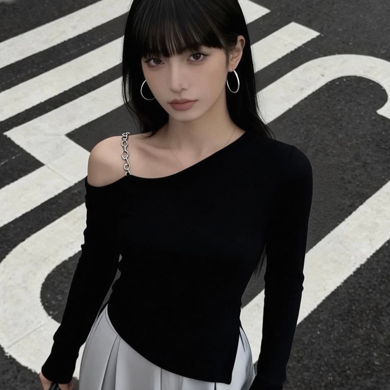 Chic 핫걸 비스듬한 어깨 오프숄더 긴팔 여성 고유 한 체인 몸매 가꾸기 인사이드 가져 가라. 만나는 불규칙 오프숄더 맨위 여성 상세 이미지 1