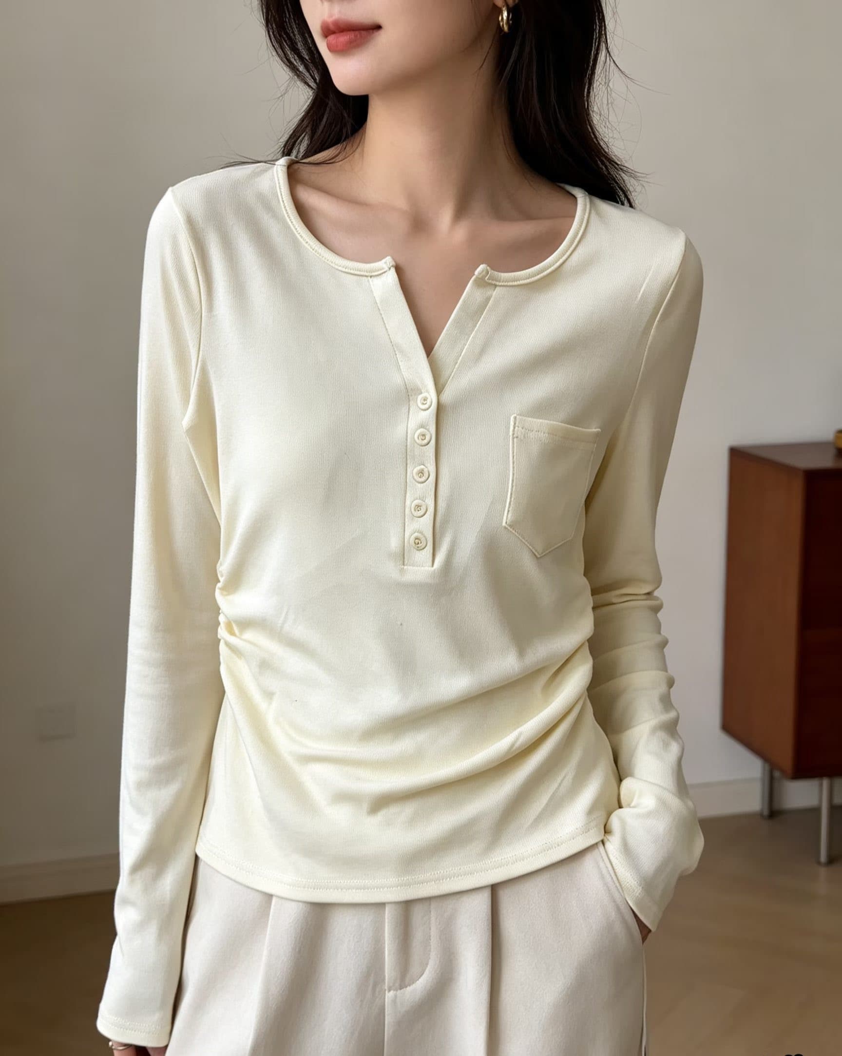 순수한 욕망 바람 반 개방 버클 V넥 긴팔 티셔츠 여성 조기 가을 새로운 일방적 인 주머니 기본 셔츠 주름 허리 수축 맨위 상세 이미지 2