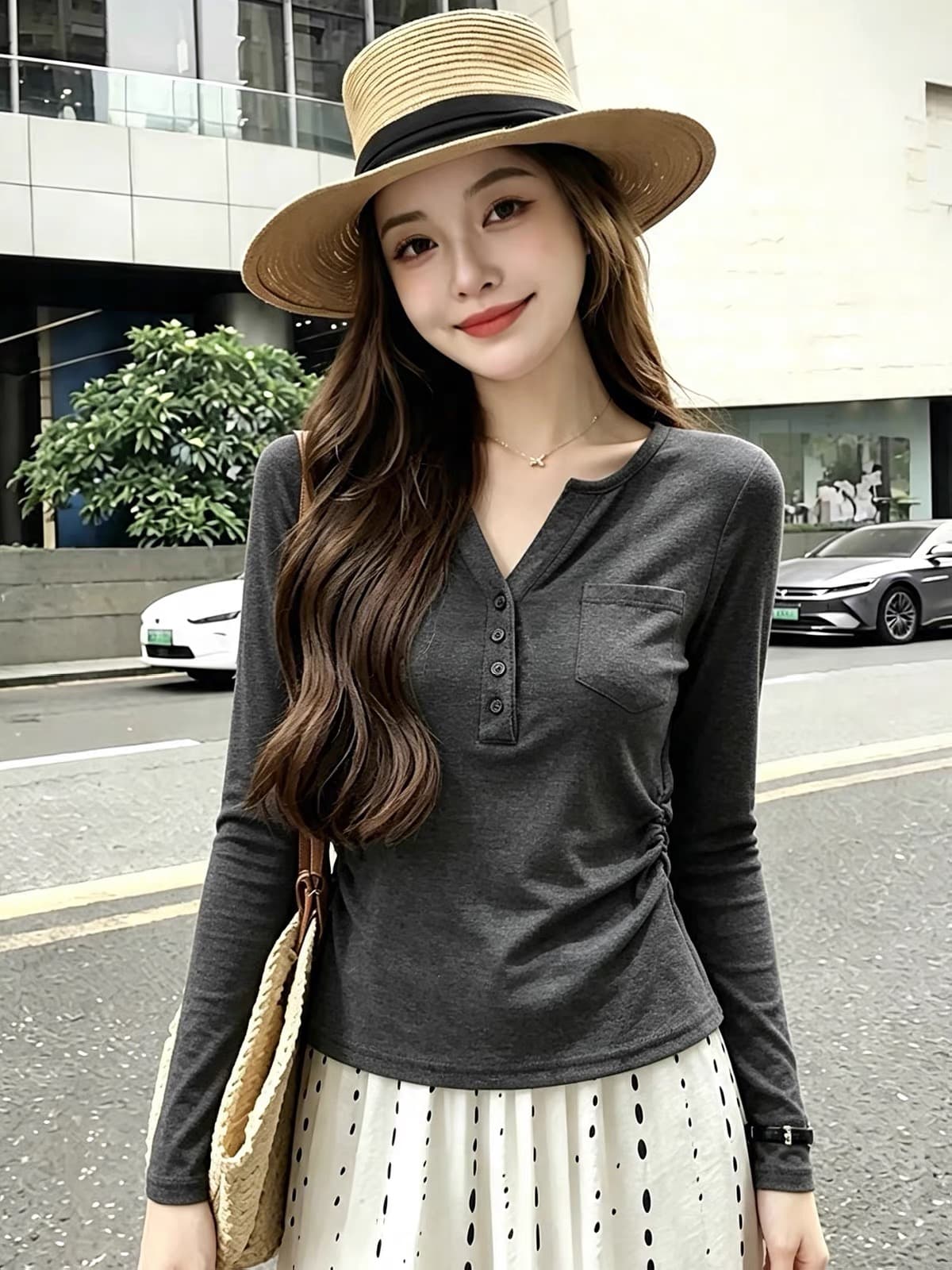 한 부서 반 개방 버클 V넥 주머니 디자인 센스 긴팔 티셔츠 여성 2026 이른 가을 새로운 몸매 가꾸기 측면 주름 맨위 이미지 3