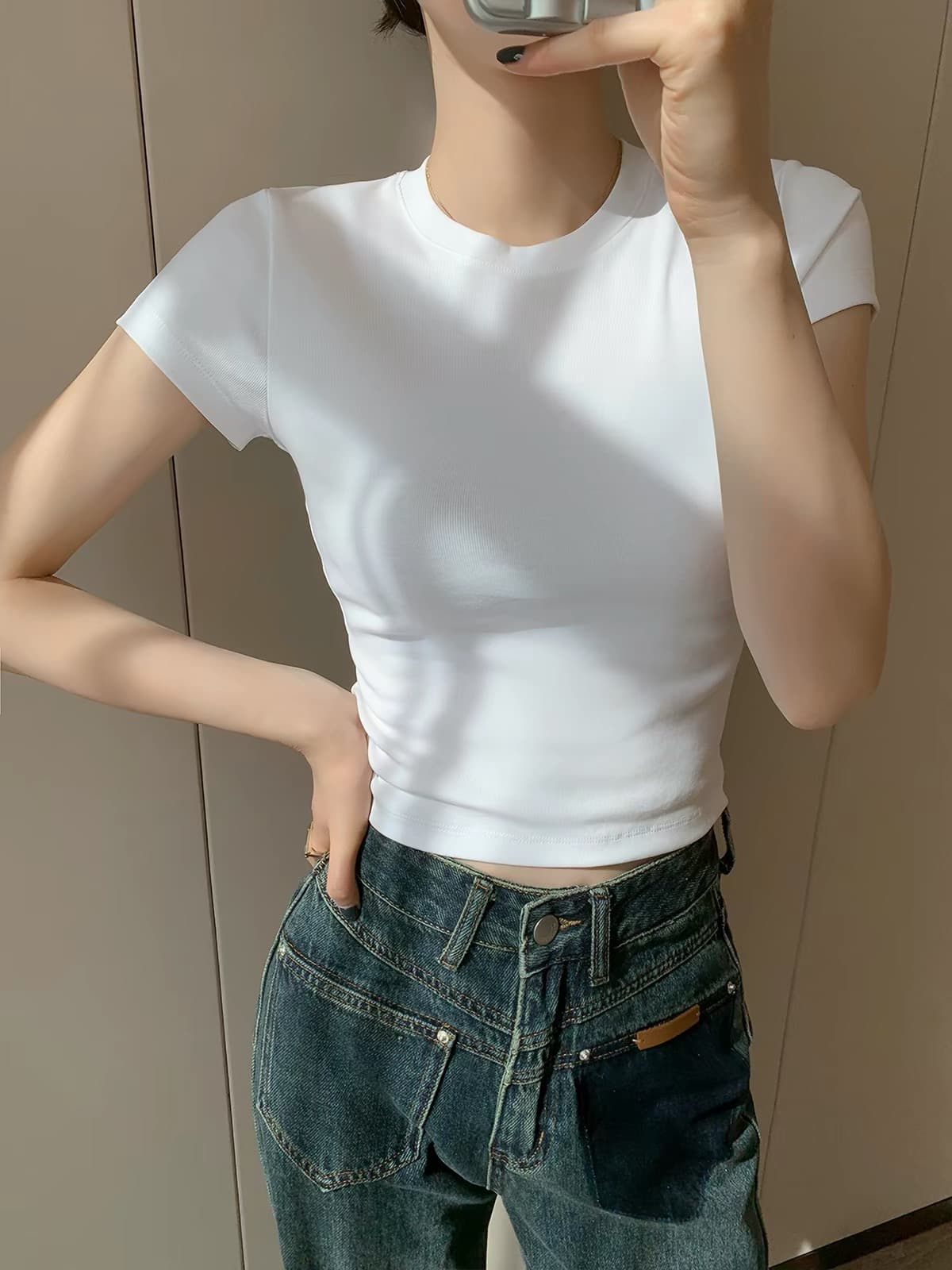 pinkeen 화이트 반팔 라운드 넥 티셔츠 여성 여름 2026 새로운 몸매 가꾸기 슬림해 보이는 면 센스 동정 쇼트 스타일 맨위 상세 이미지 3