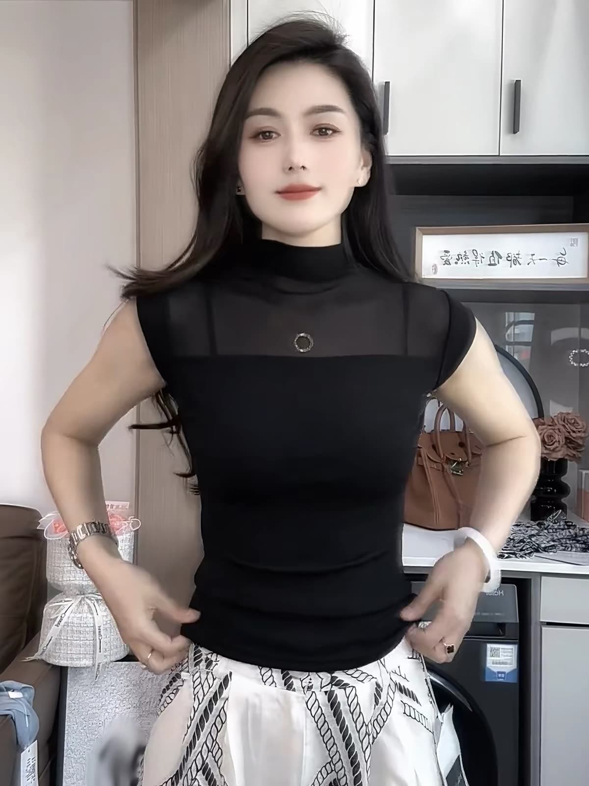 2026 여름 새로운 외국 가스 패션 디자인 센스 기본 셔츠 품격 반하이넥 망사 패치워크 작은 날다 소매 티셔츠 상세 이미지 3
