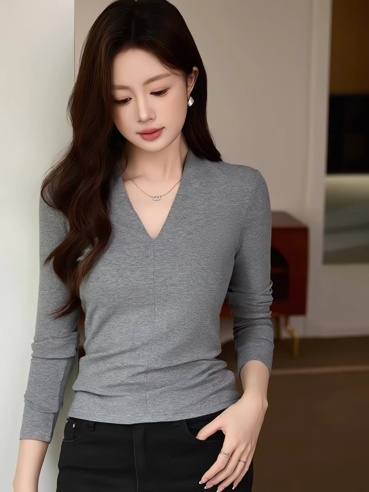 품격 깊은 V 넥 긍정적 인 어깨 기본 셔츠 여성 2026 봄 새로운 패션 몸매 가꾸기 슬림해 보이는 인사이드 가져 가라. 긴팔 티셔츠 맨위 상세 이미지 5